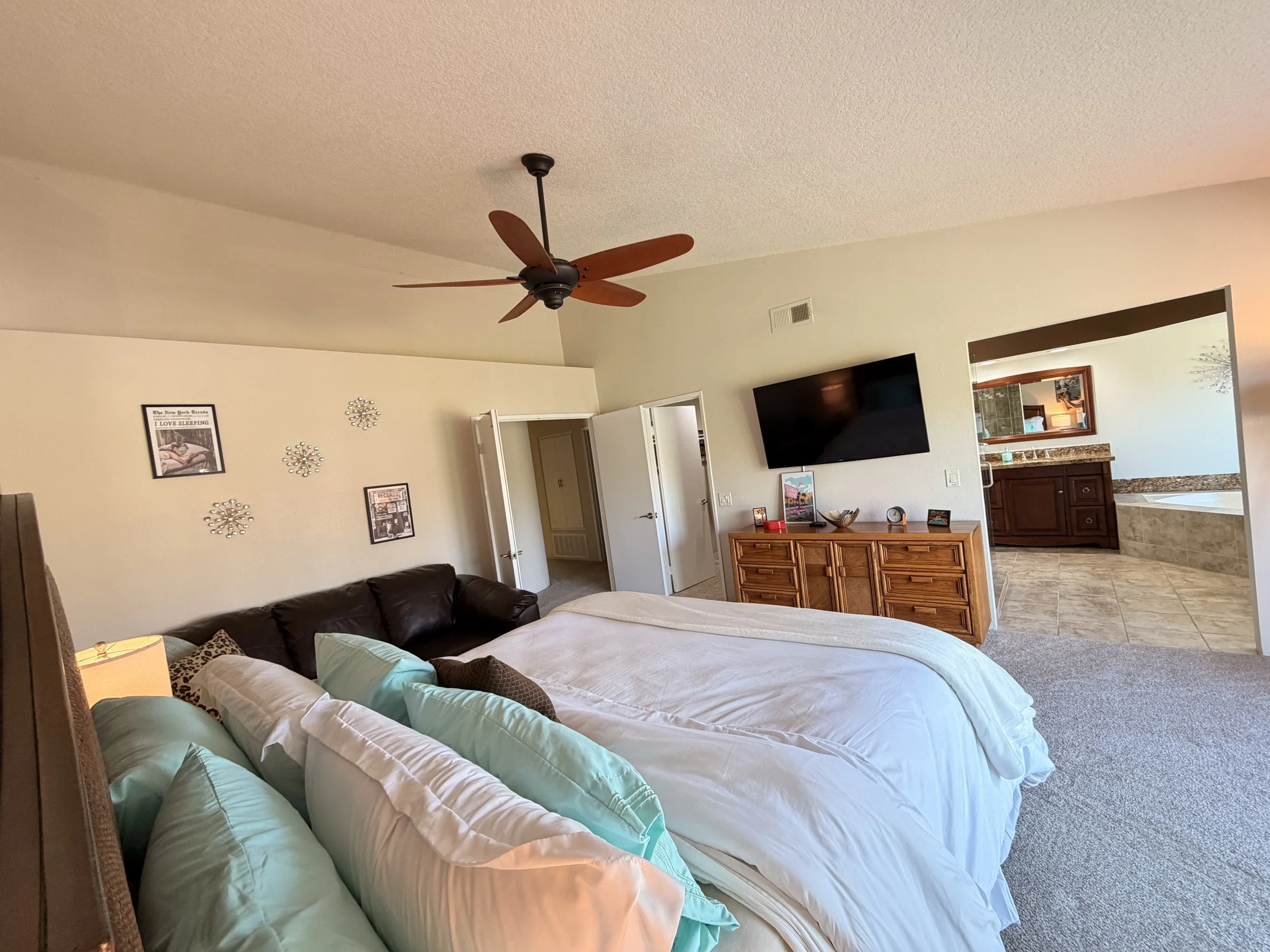Primary King Bedroom with Ensuite, TV