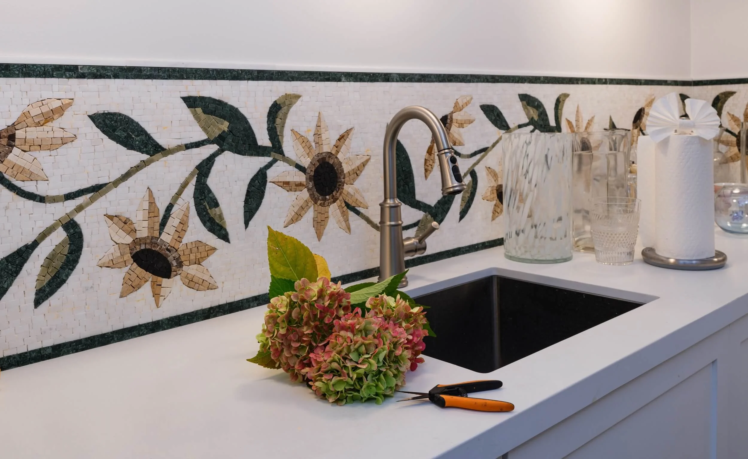 Decorative Traditional Kitchen Remodel by Niche Construction project photo