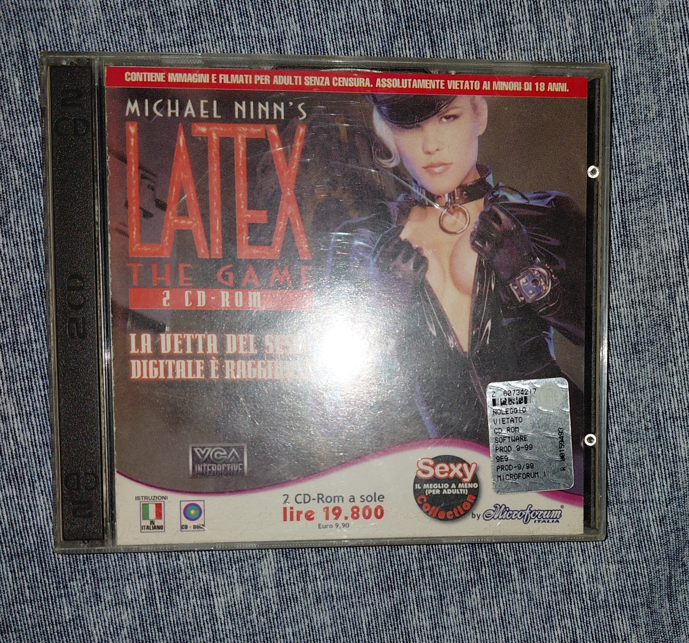 Latex retrogames sexy