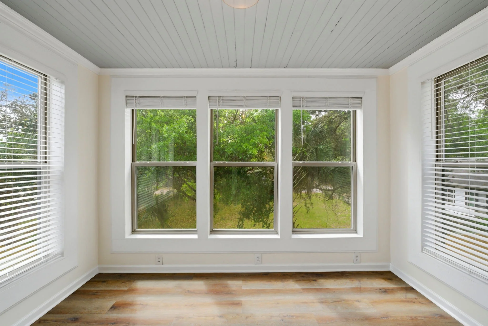 24-web-or-mls-812-e-blount-st.jpg