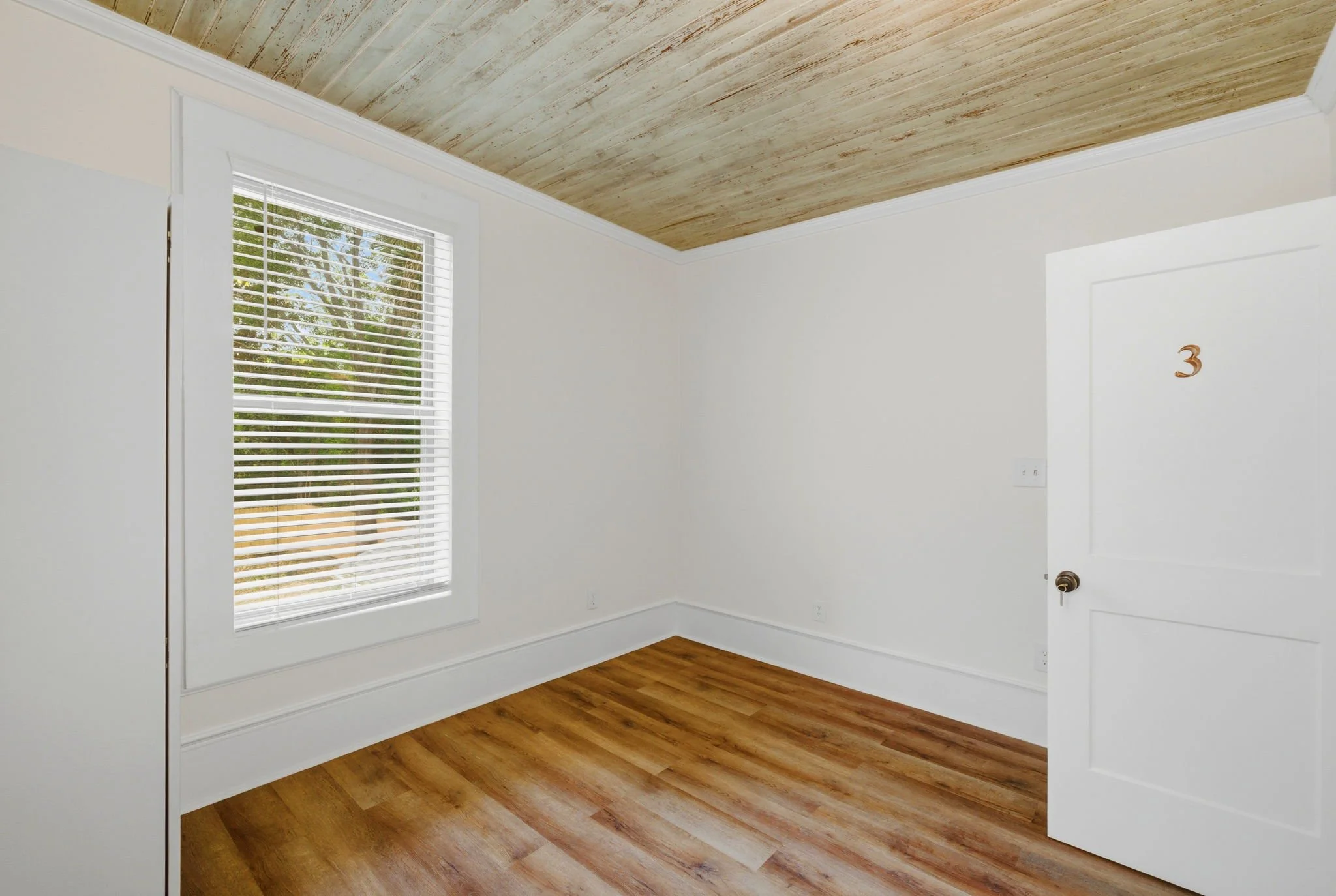 21-web-or-mls-812-e-blount-st.jpg