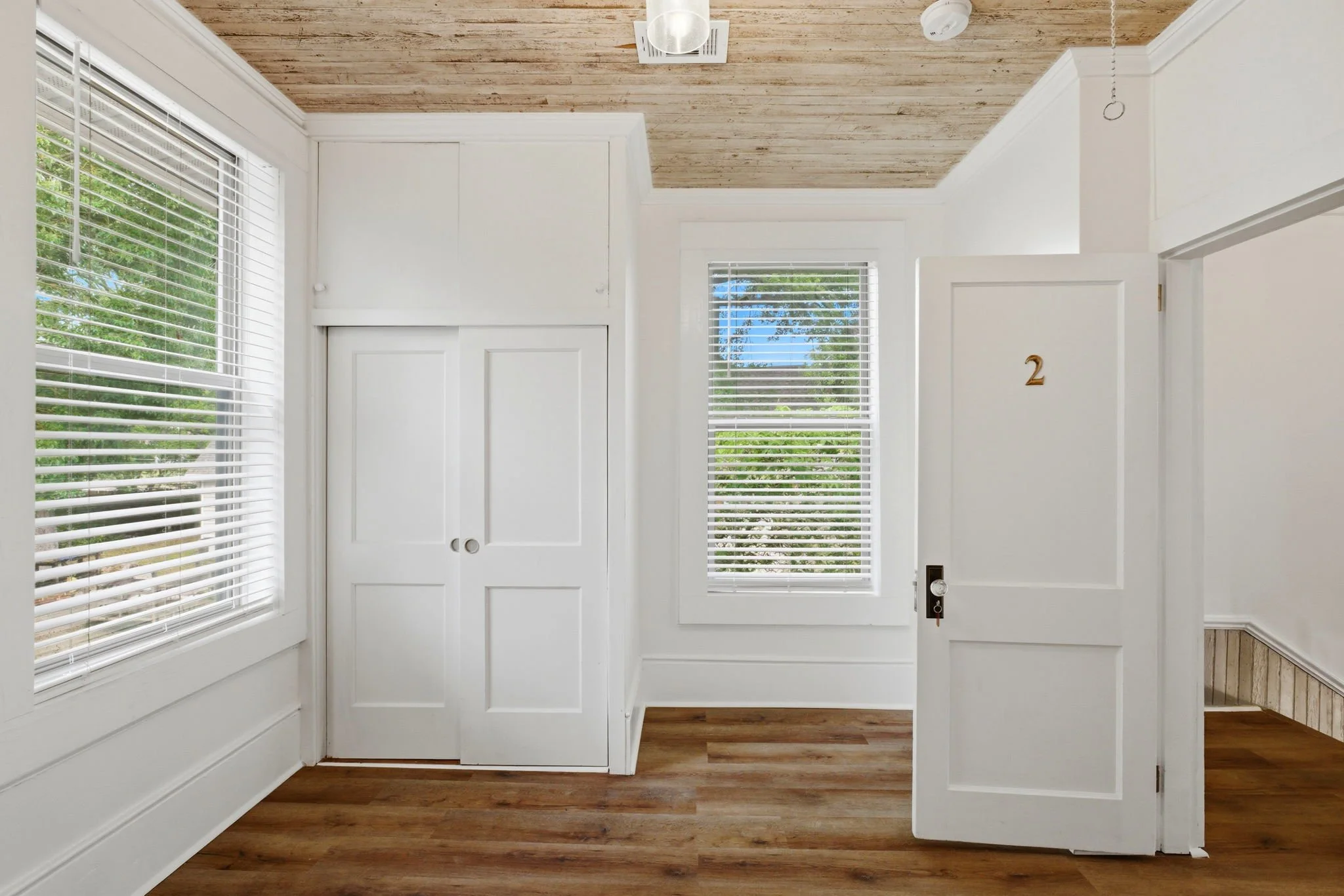19-web-or-mls-812-e-blount-st.jpg