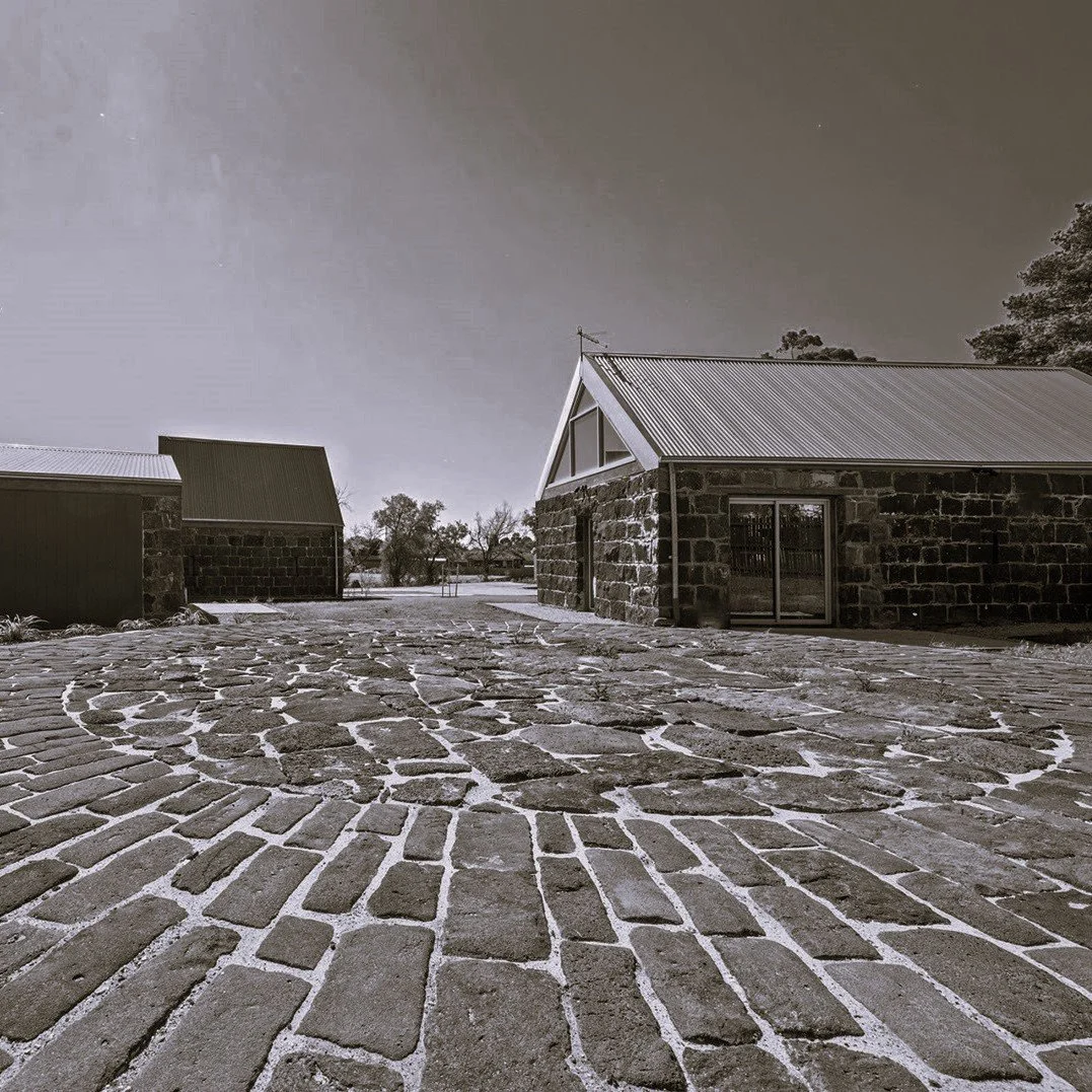 WuchatschStone Square .jpg