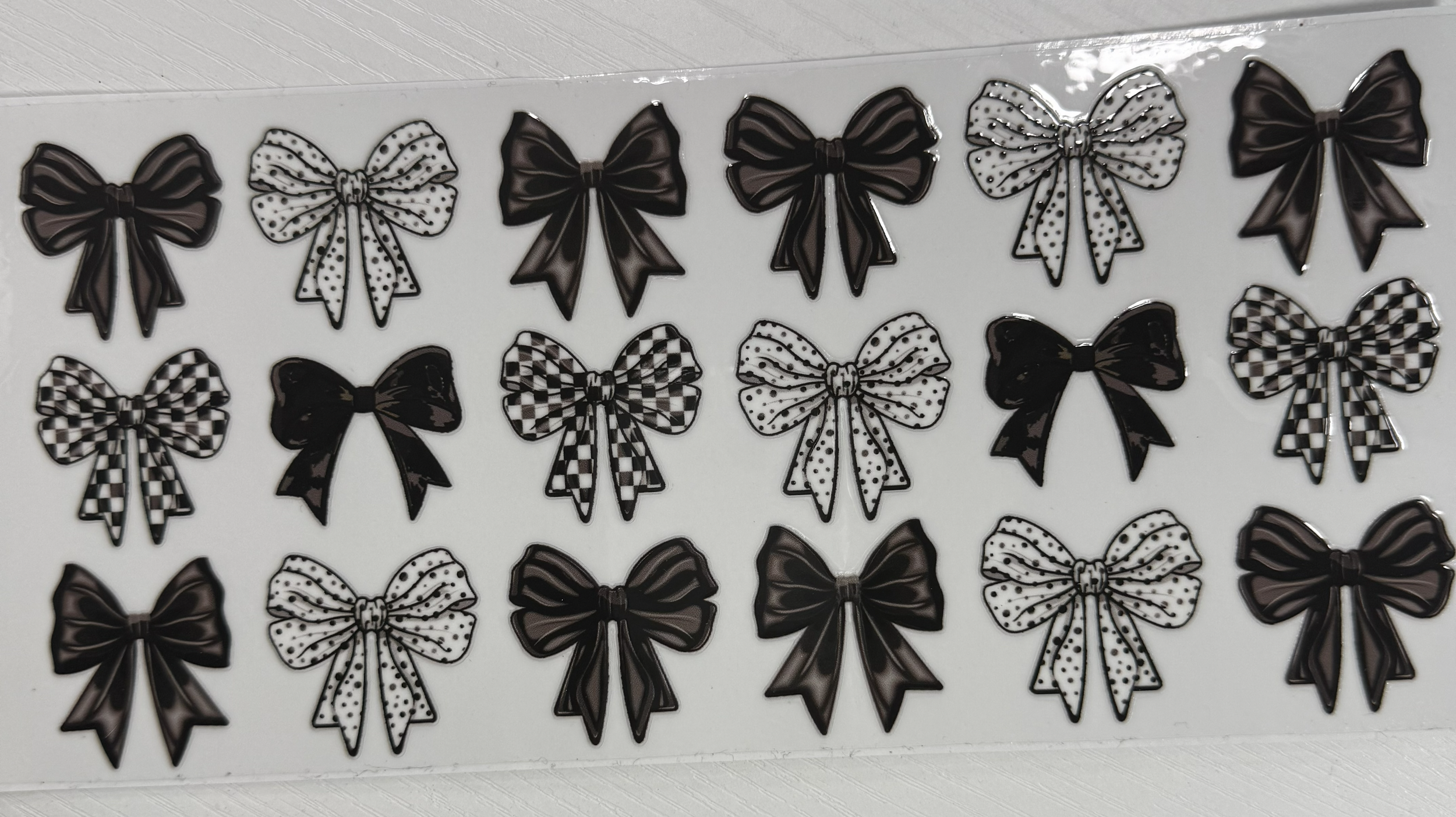 Black And White Coquettes