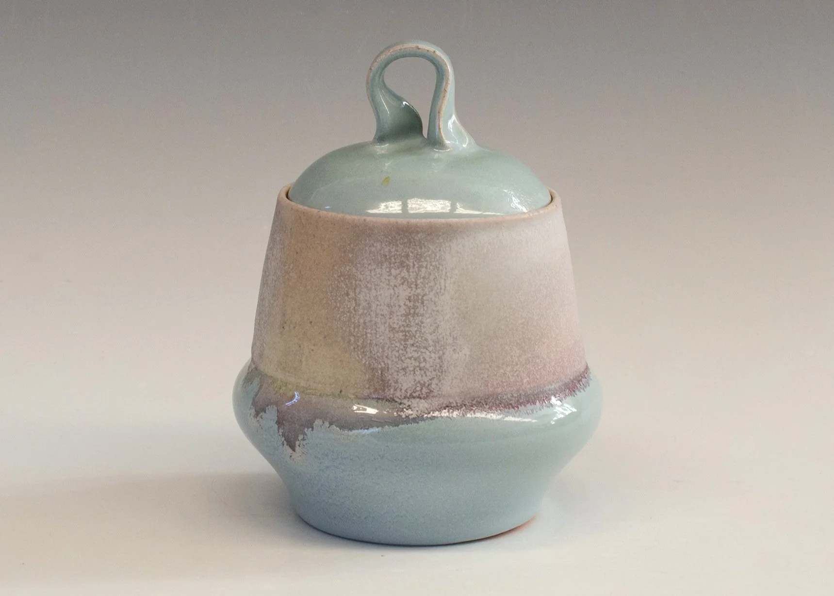2025
soda
white stoneware