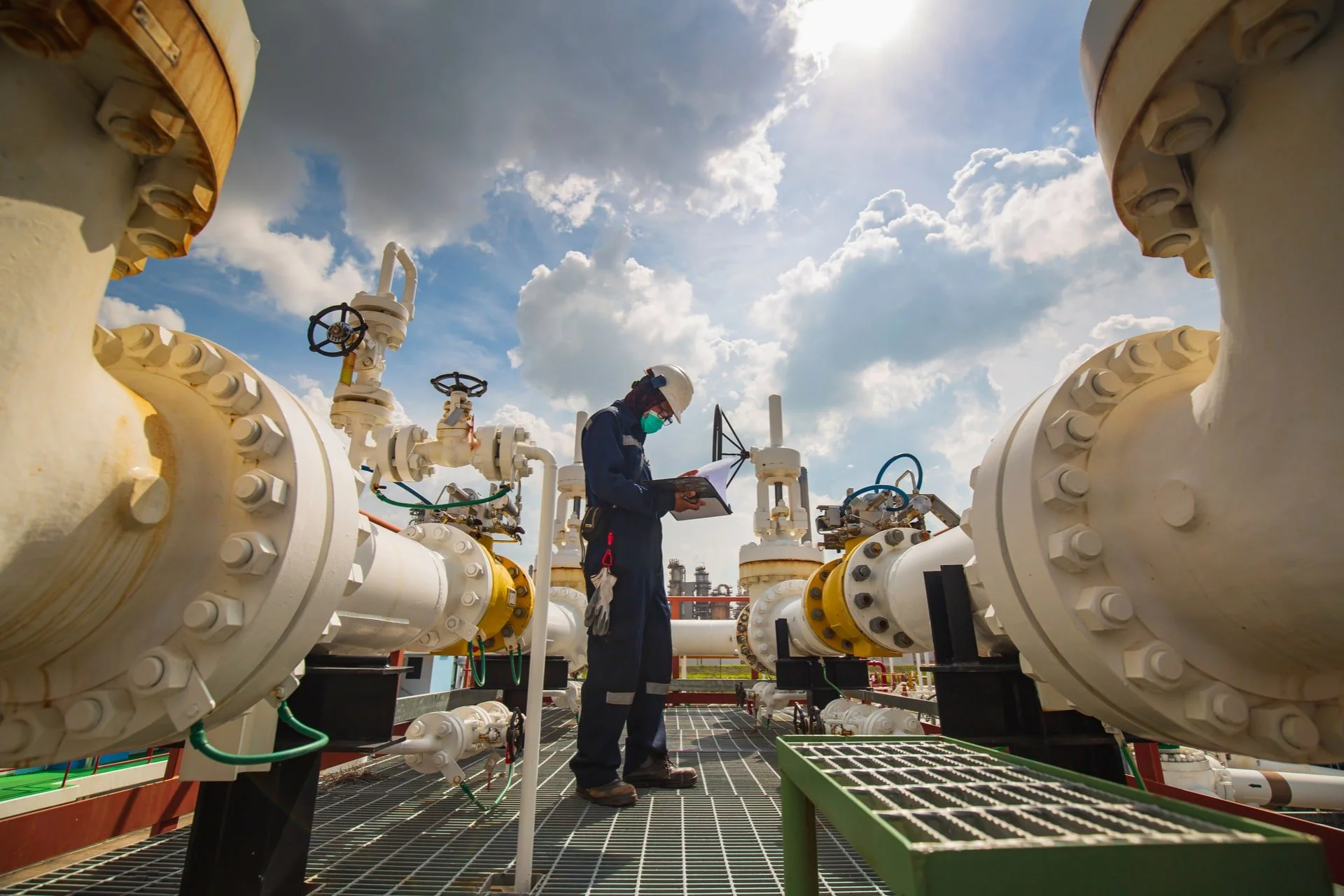 Oil and gas processing facility with piping and vessels