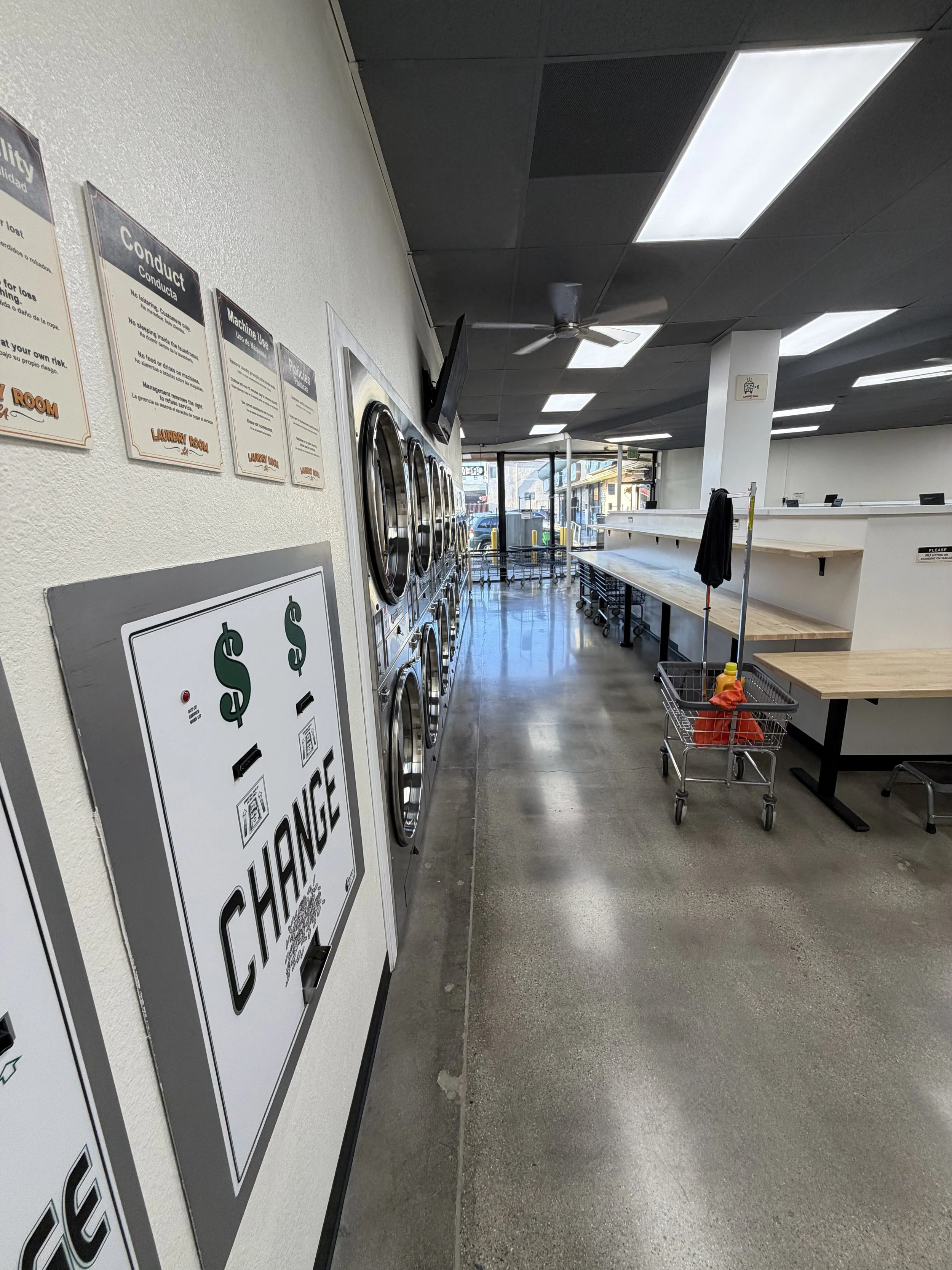 Change machines and self-service price list at Laundry Room LA