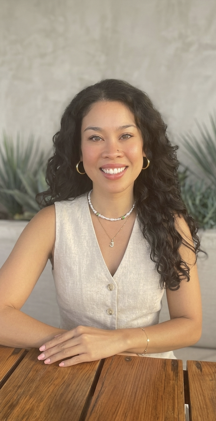 Jara Solis VP of marketing leader Canada and US, creating growth strategies for brands, enterprise and PLG.