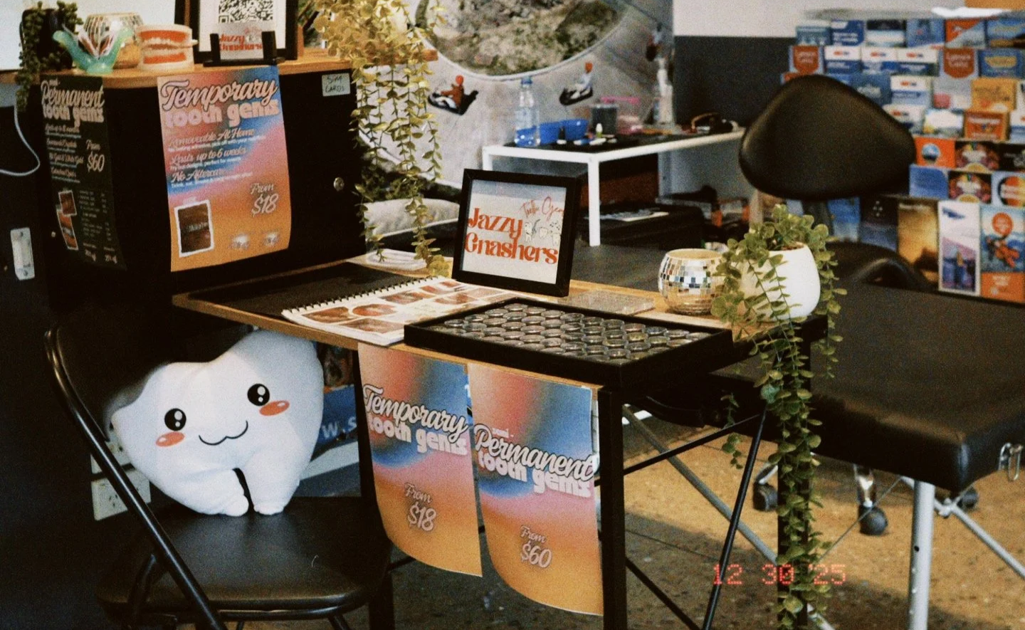 Queenstown Tooth Gem Pop-Up