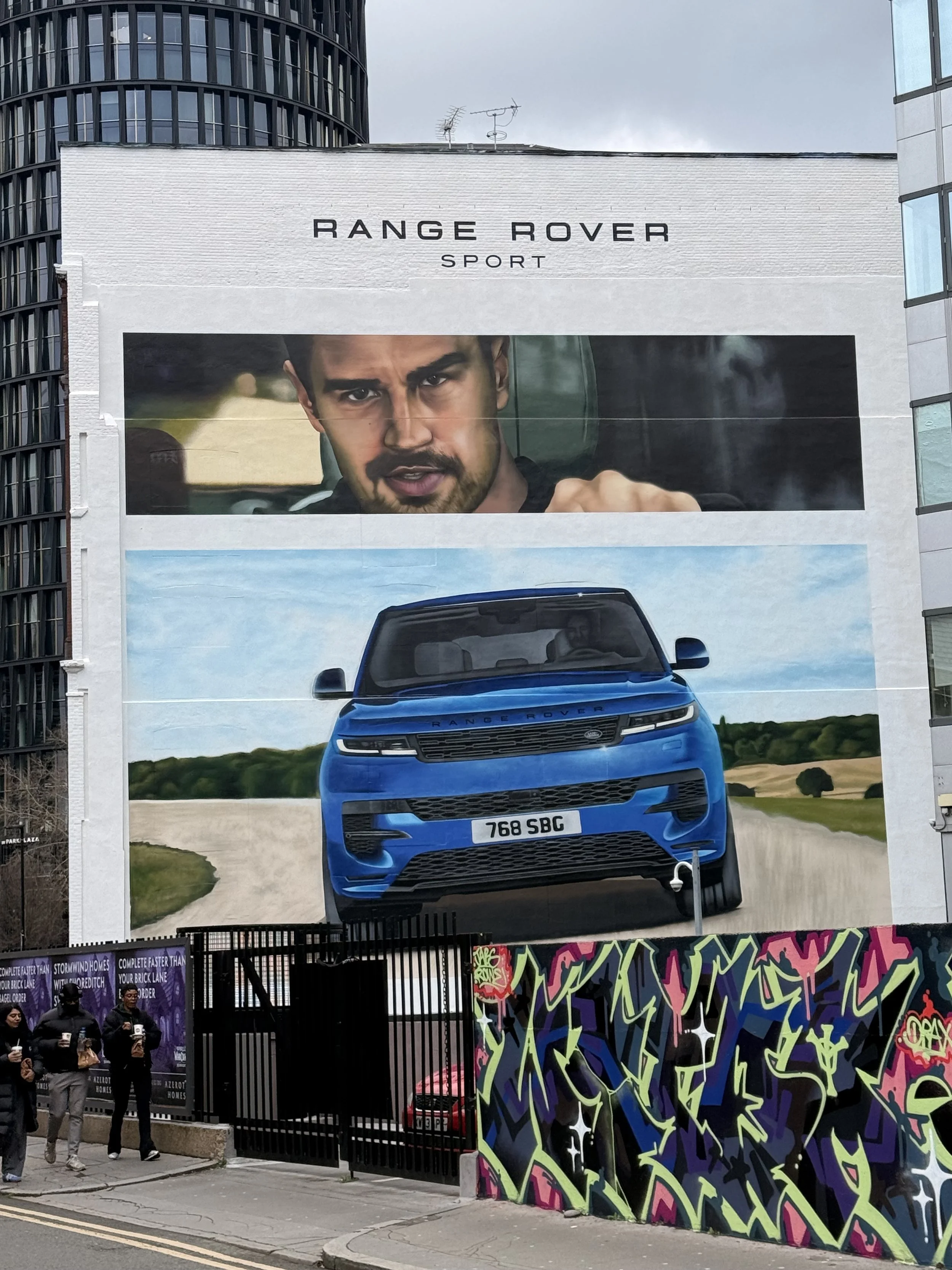 Graffiti advertising mural for Range Rover Sport in Shoreditch