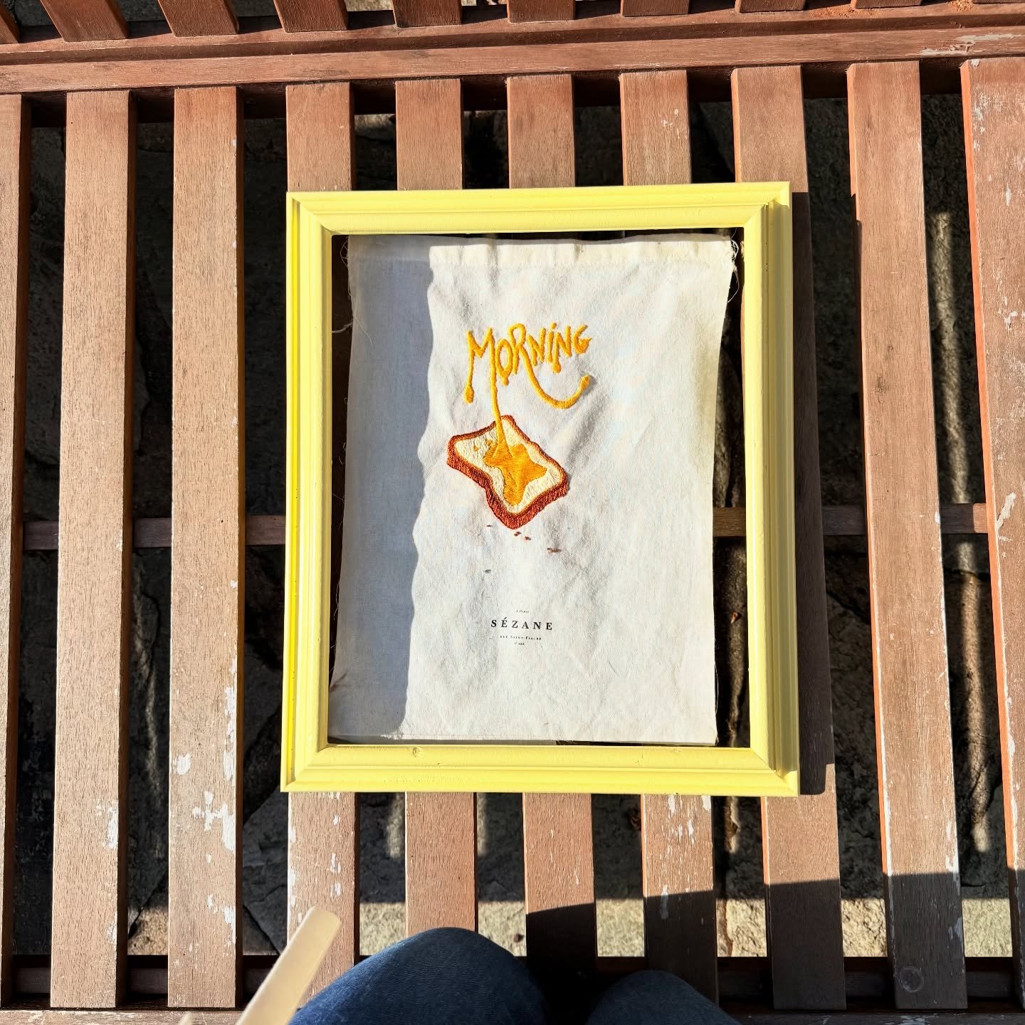 🪡🪡 L'id&eacute;e c'est &ccedil;a - en cours -
Chiner des cadres anciens, les peindre et y encadrer mes broderies pour en faire de vrais objets "finis".

D&eacute;nicher le bon cadre pour la bonne broderie et lui donner la bonne couleur. C