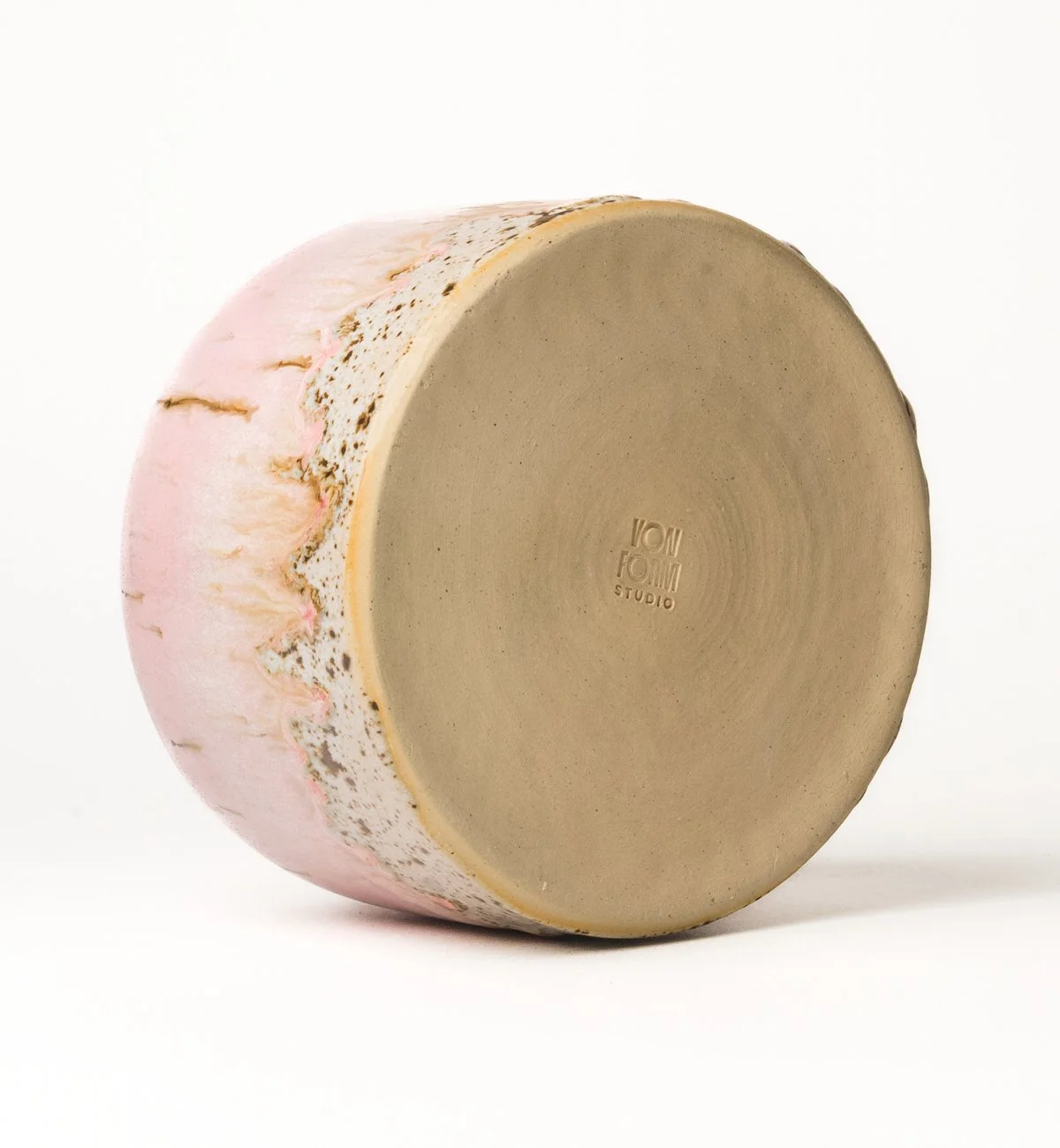 keramik-vase-pink-beige-handgedreht-boden.jpg