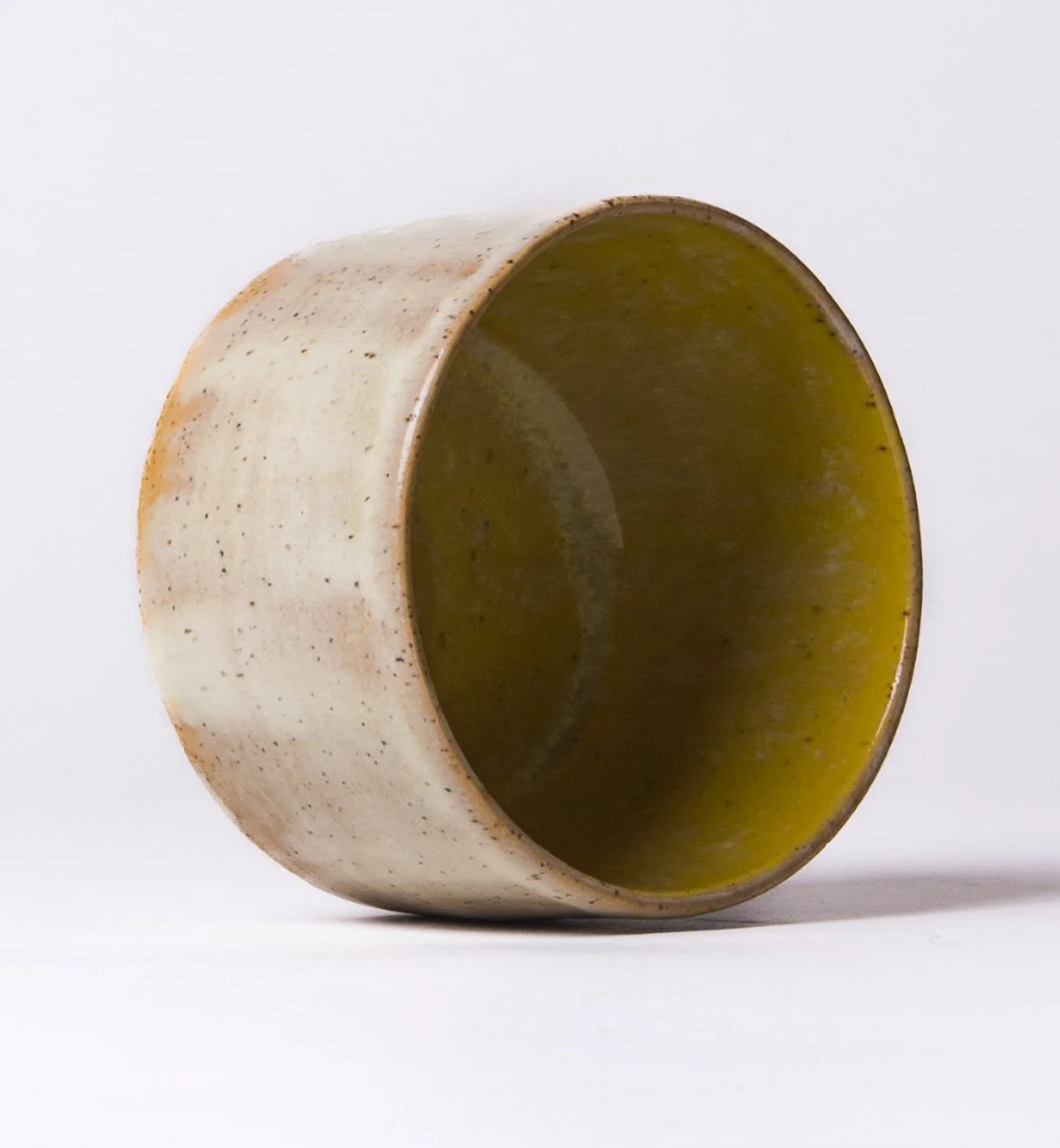 keramik-tasse-buttergelb-handgedreht-seite-2.jpg