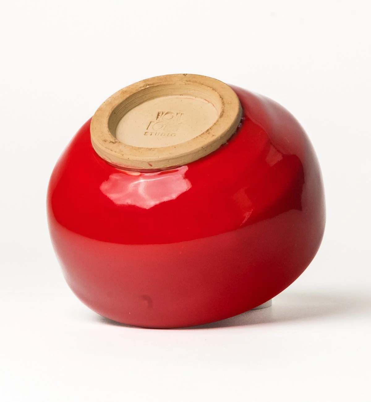 keramik-cappuccino-tasse-rot-handgedreht-boden.jpg