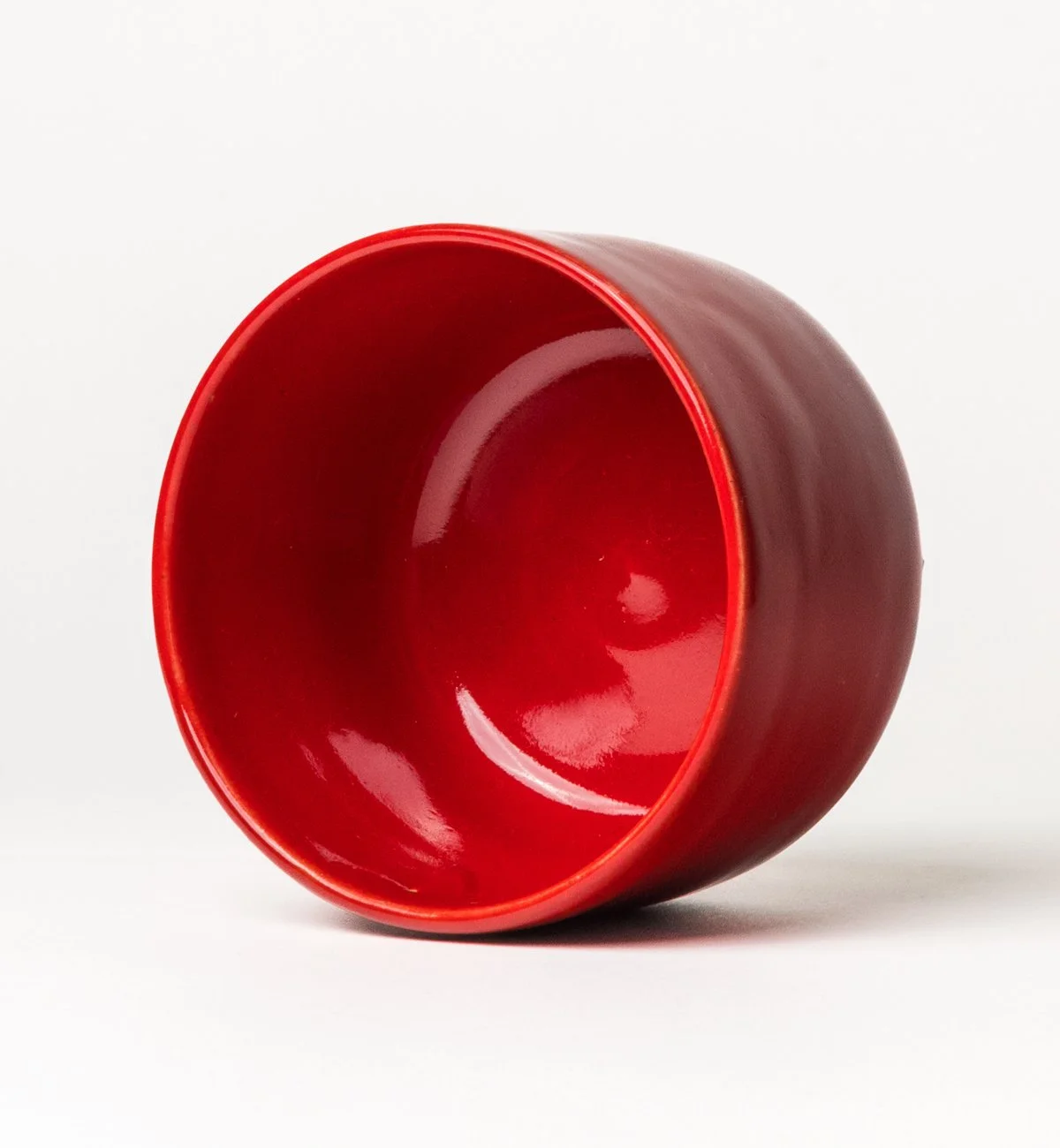 keramik-becher-rot-handgedreht-innen.jpg