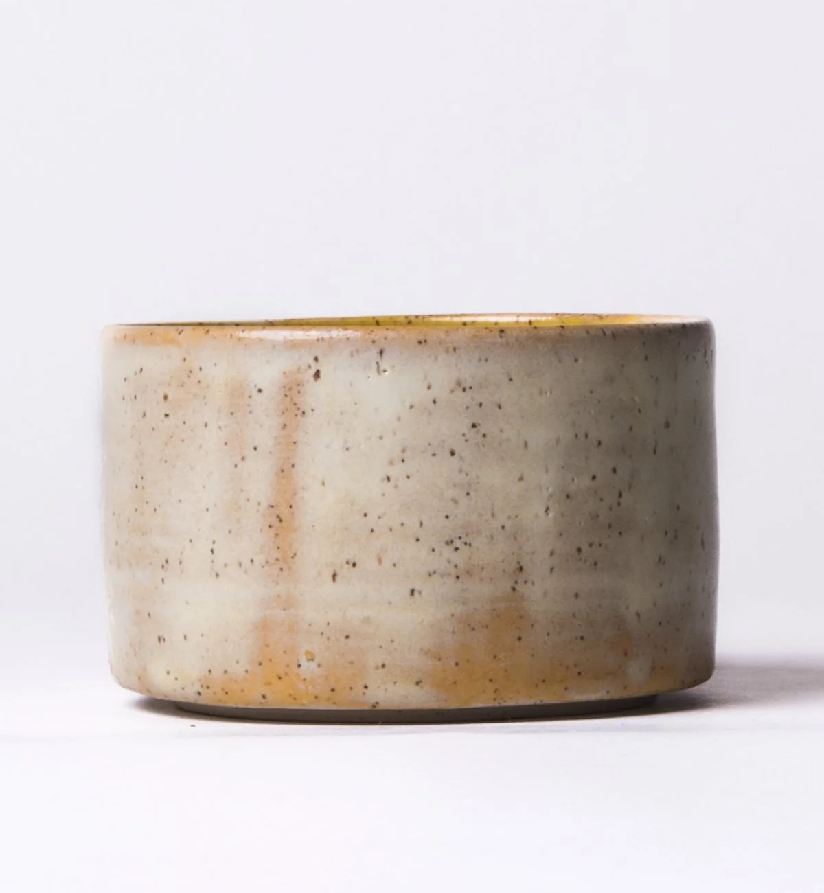 keramik-tasse-buttergelb-handgedreht-front.jpg