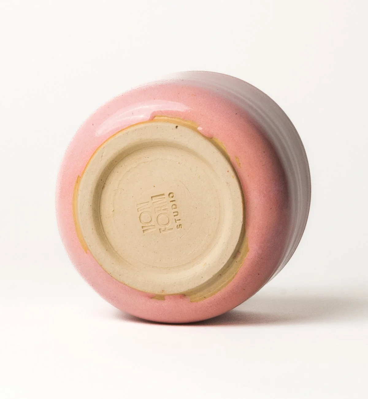 keramik-becher-pink-rosa-handgedreht-boden.jpg