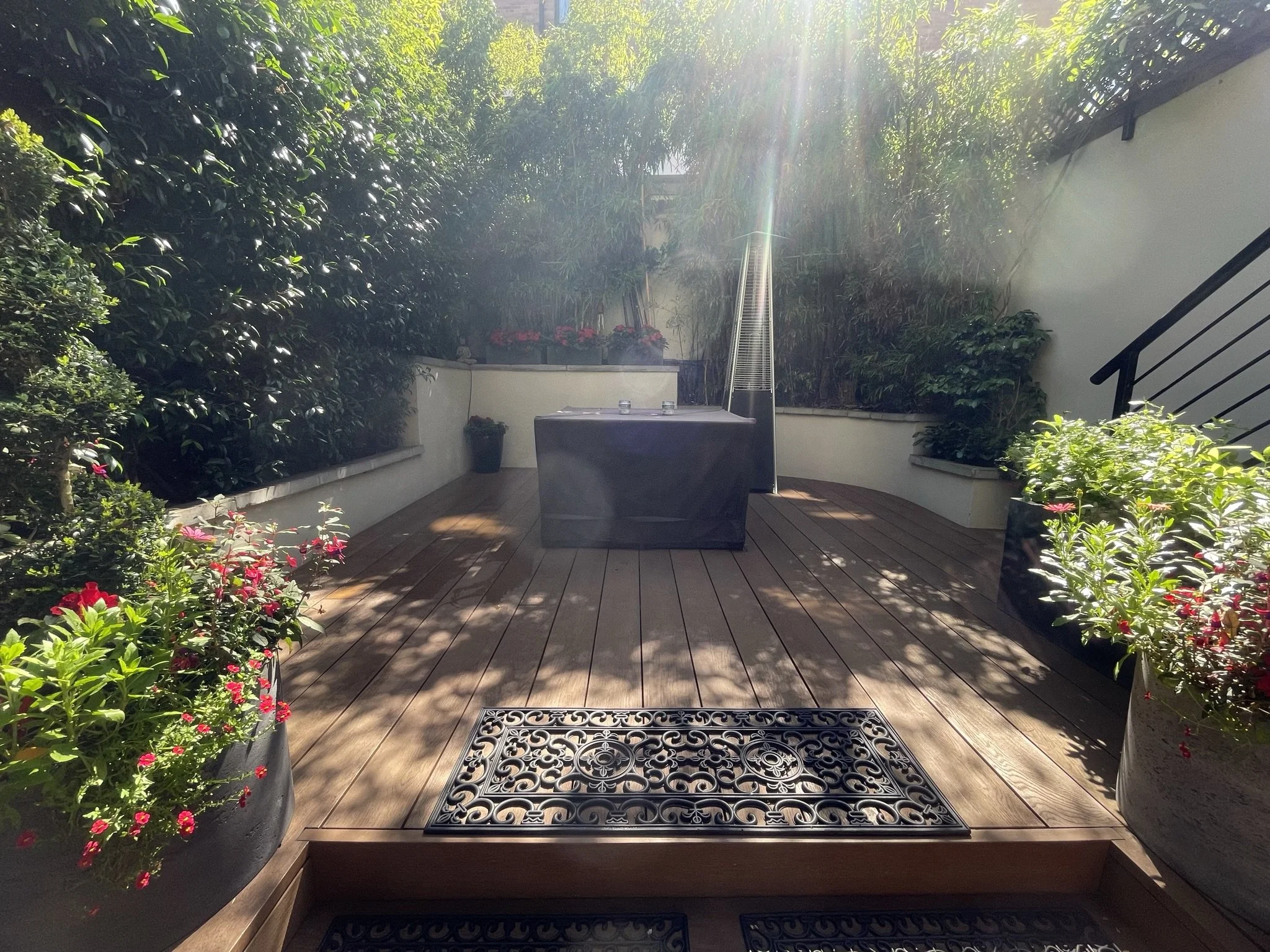 garden and hedge trimming west london.JPEG