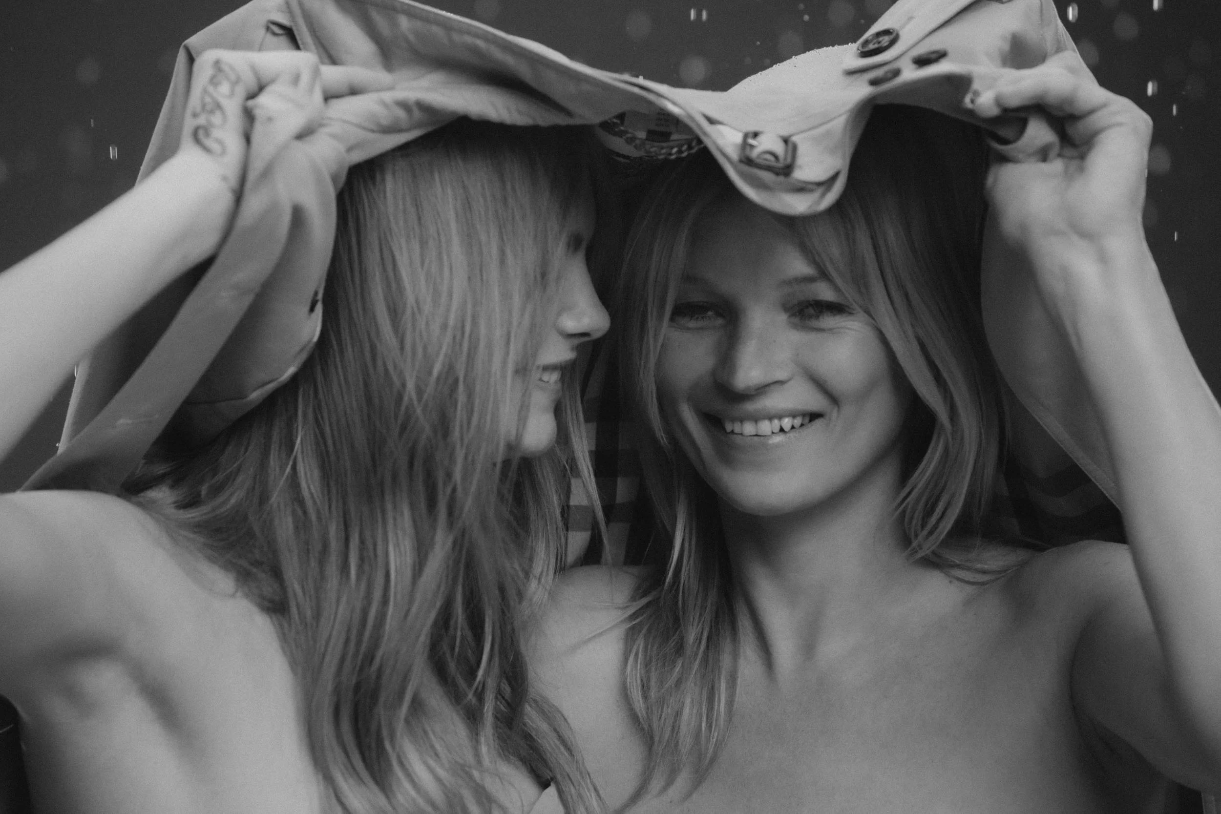 Burberry - Kate Moss & Cara Delevingne