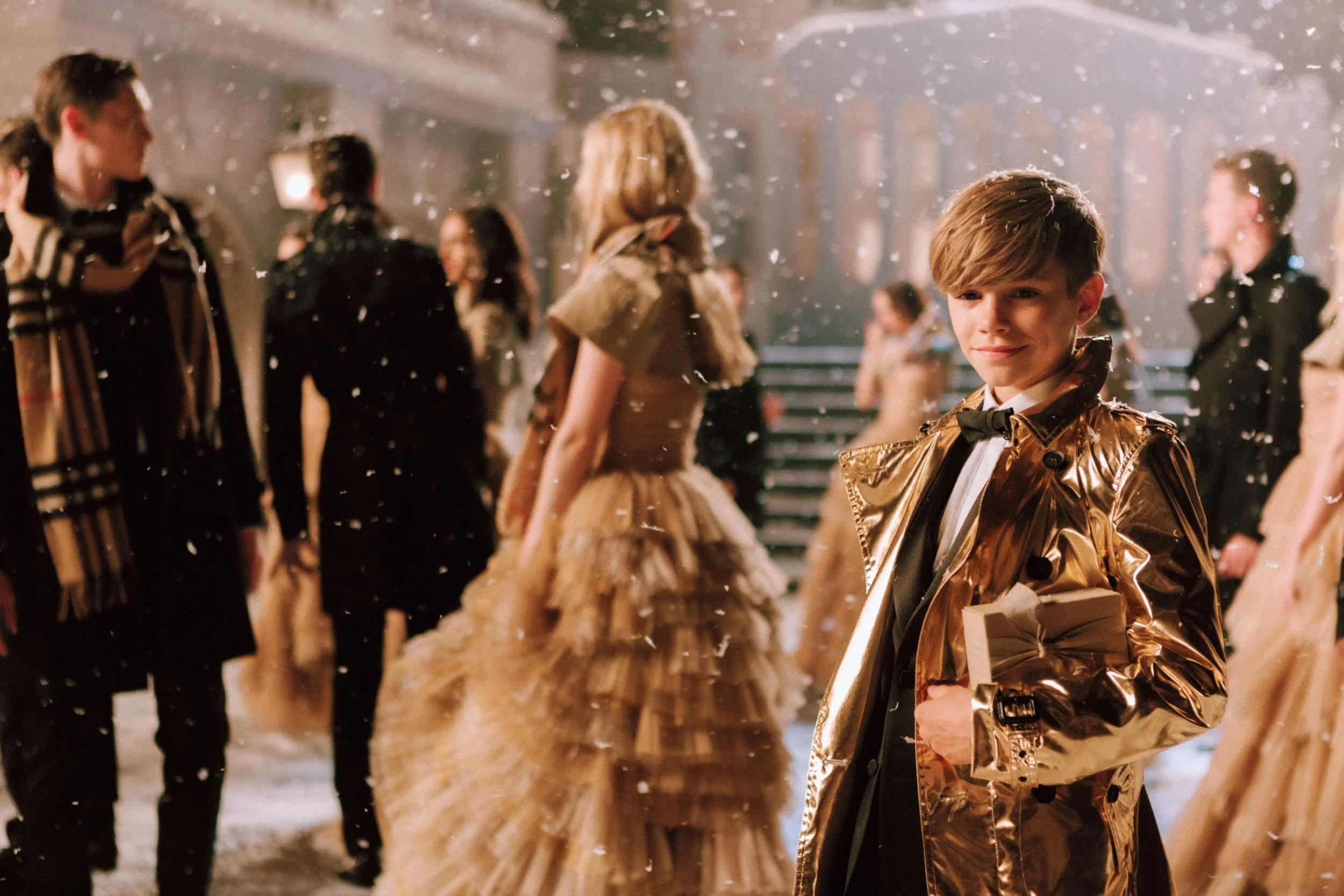 Burberry-Festive-2014-Dan-Medhurst-2163-2.jpg