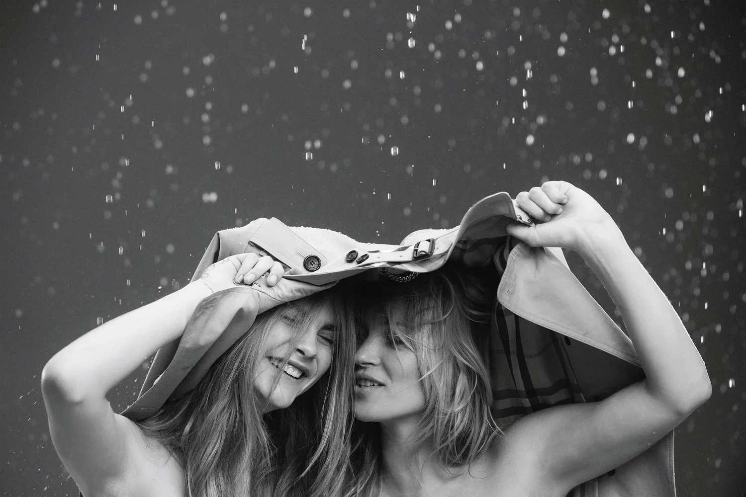 Burberry - Kate Moss & Cara Delevingne