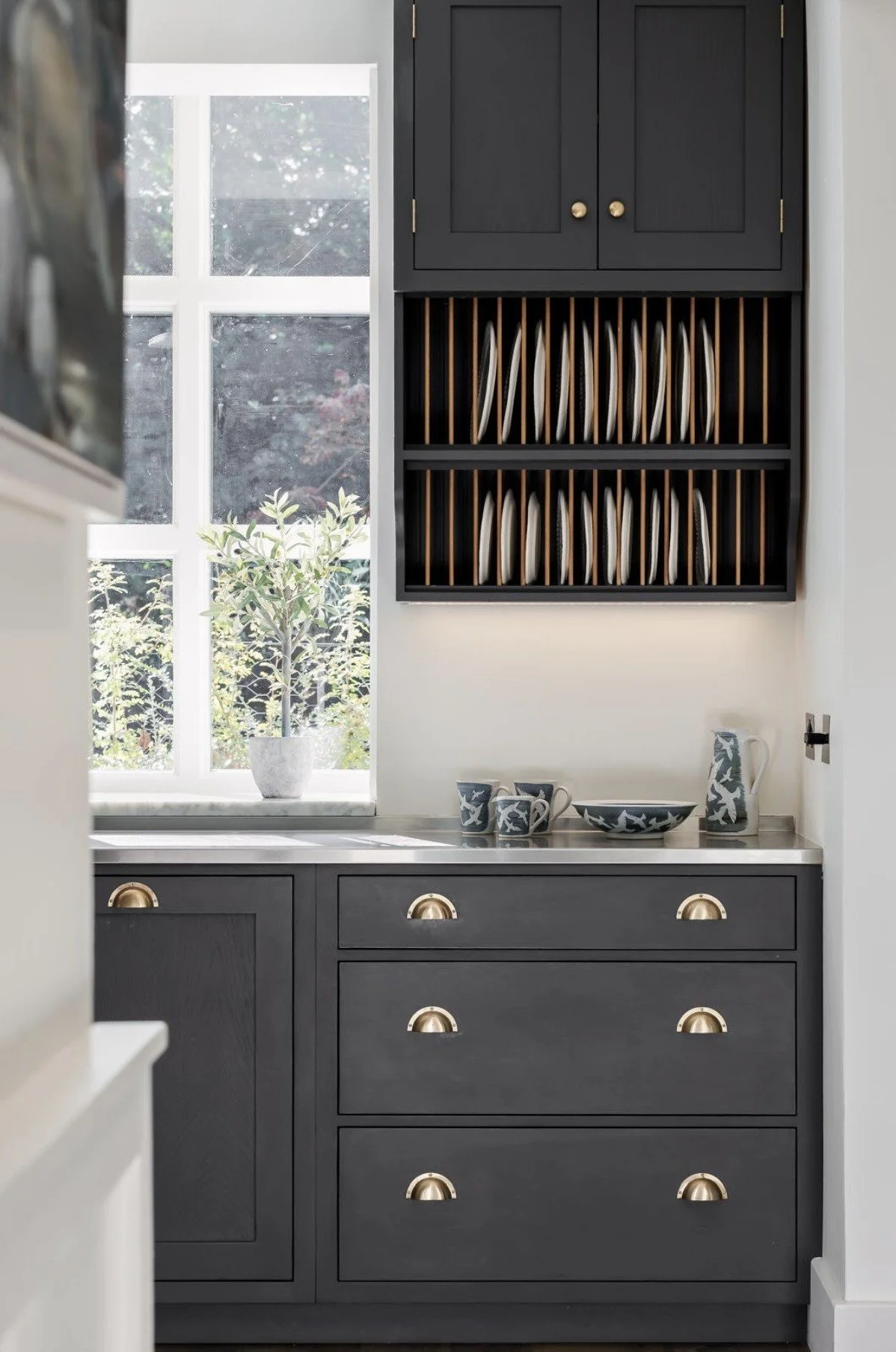 Rempstone-joinery-kitchen-pic-plate-rack.jfif