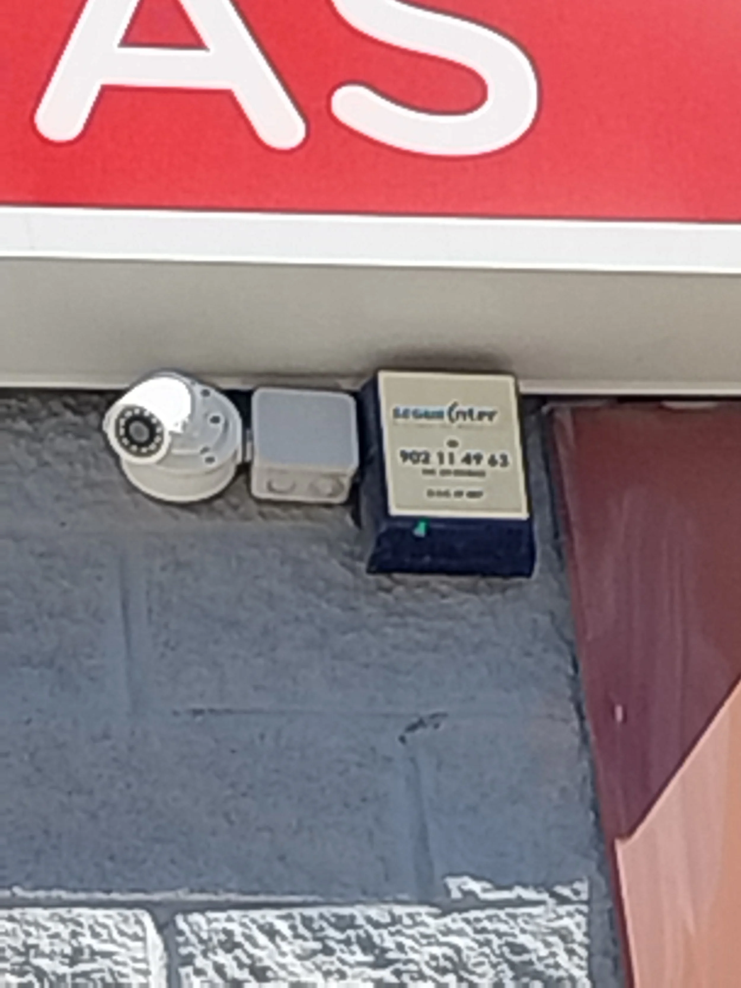 Cámara de Vigilancia Exterior en la fachada EASY-BOX Mini-almacenes en Torrent (Valencia)