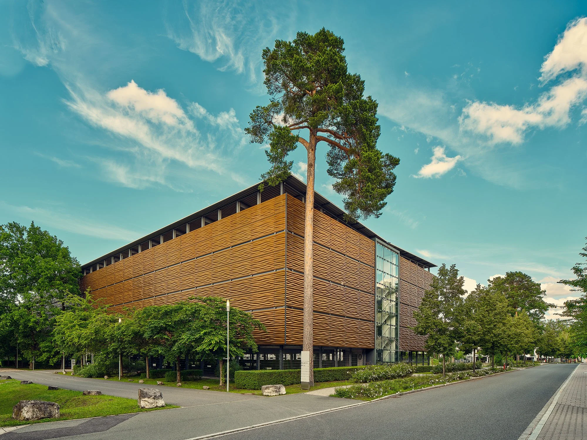Andreas-Schier-Photography-Parkhaus-Nordostpark-Nuernberg-JGT-Architekten-0137.jpg
