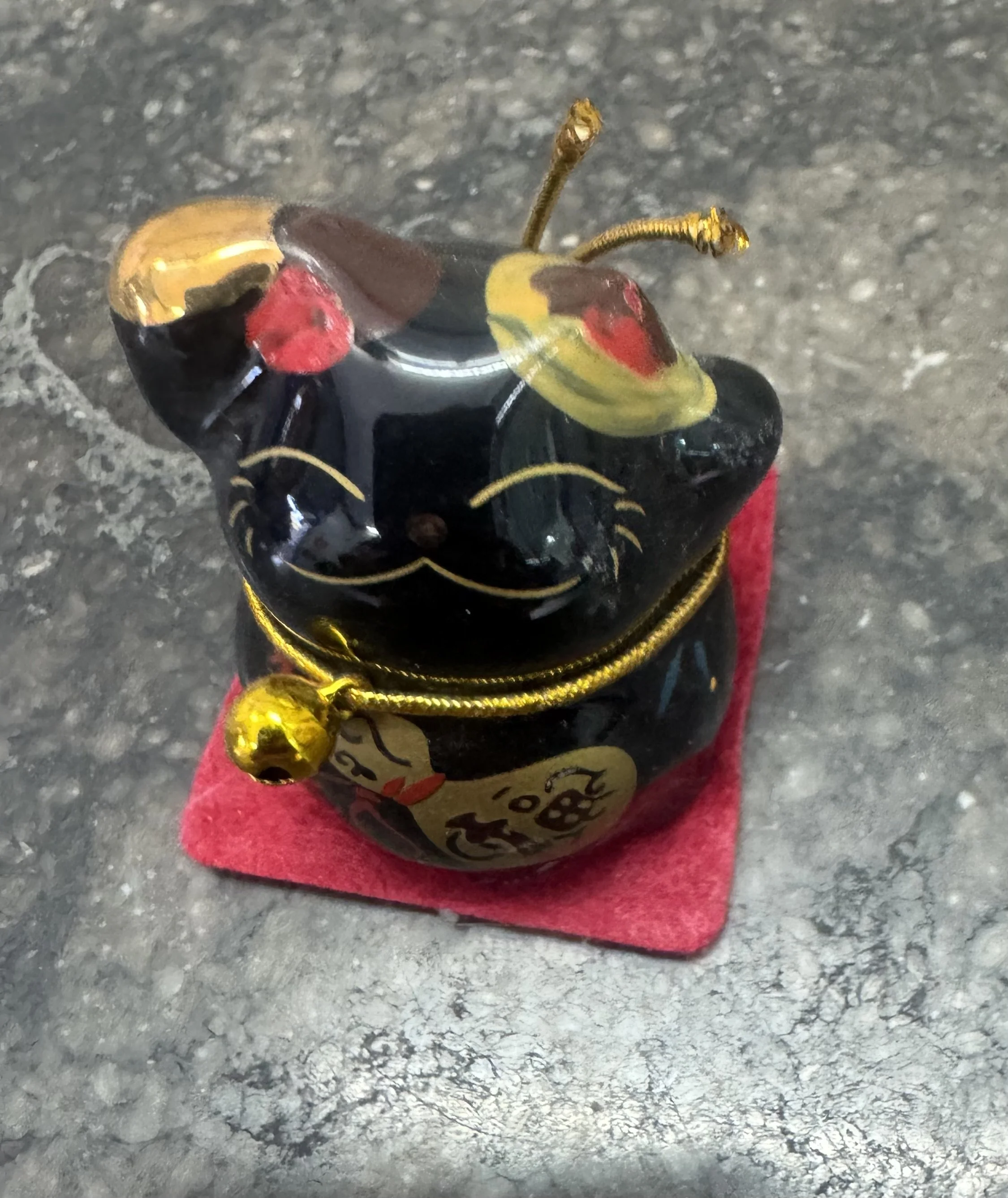 MANEKI-NEKO (GATO DE LA SUERTE JAPONES)