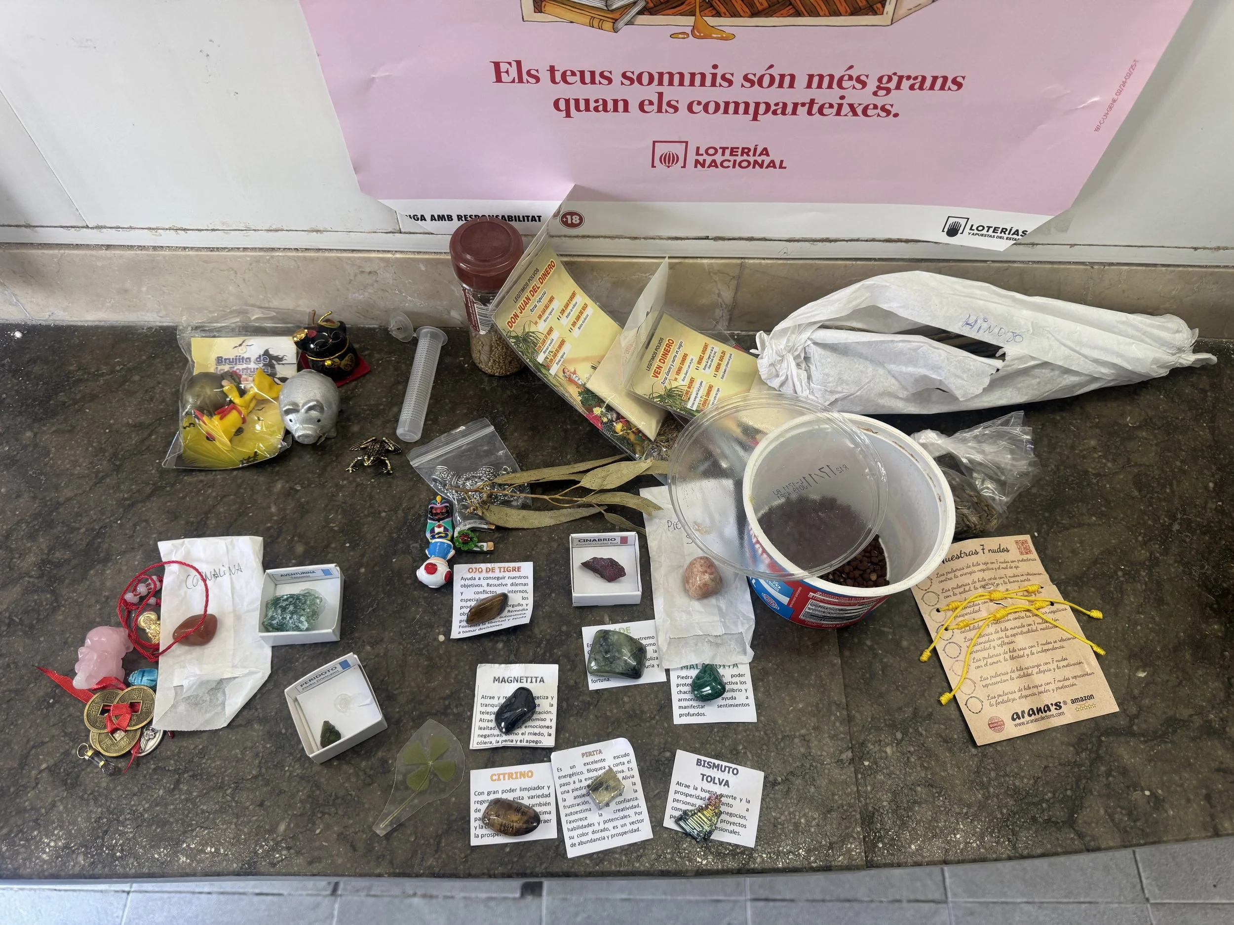 LOS AMULETOS ANTES DE METERLOS