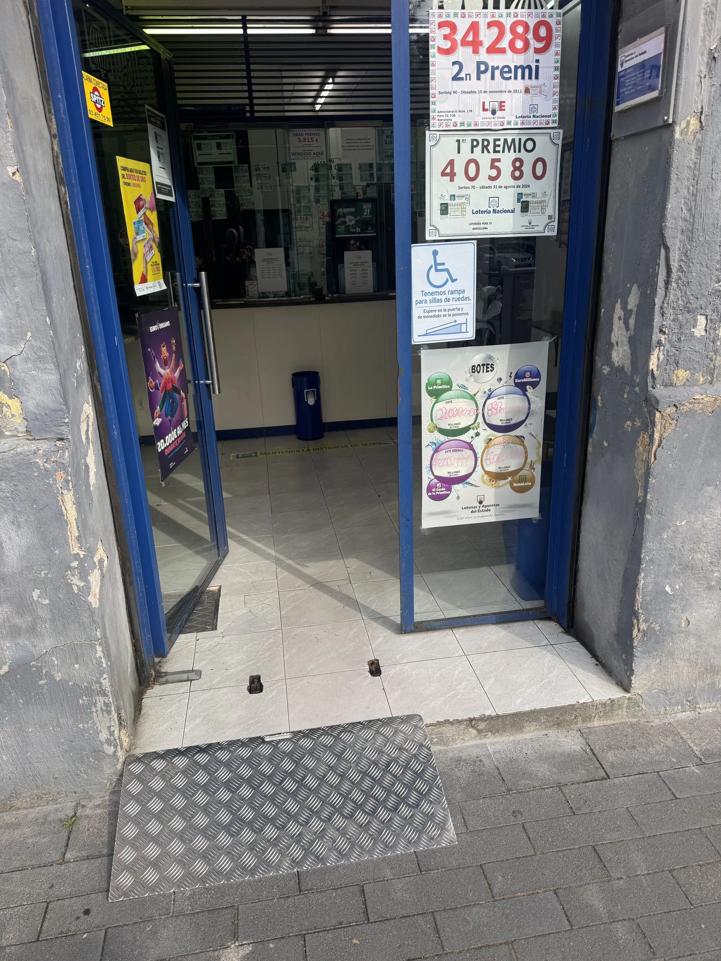rampa de acceso para silla de ruedas