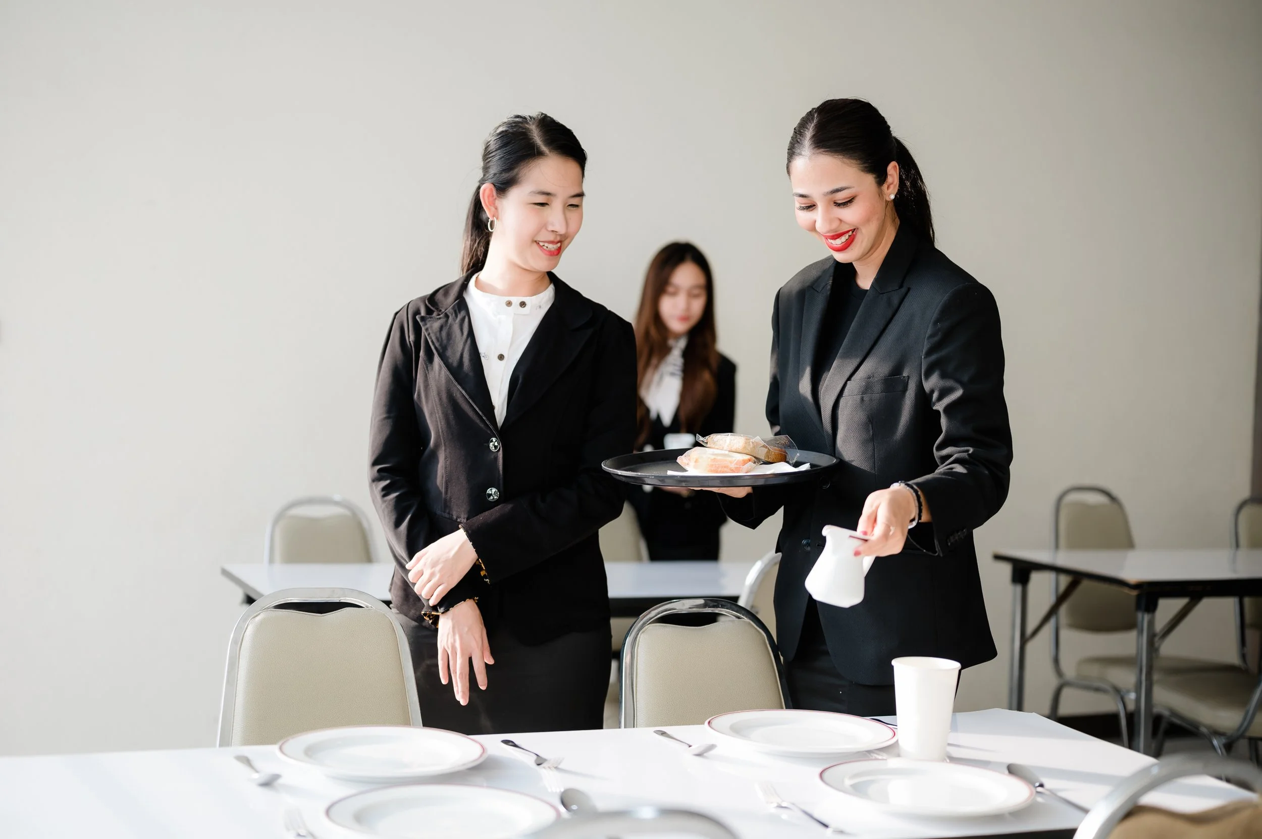 event hostess recruitment bangkok tokyo luxury exhibition staff hokomo (6).JPG
