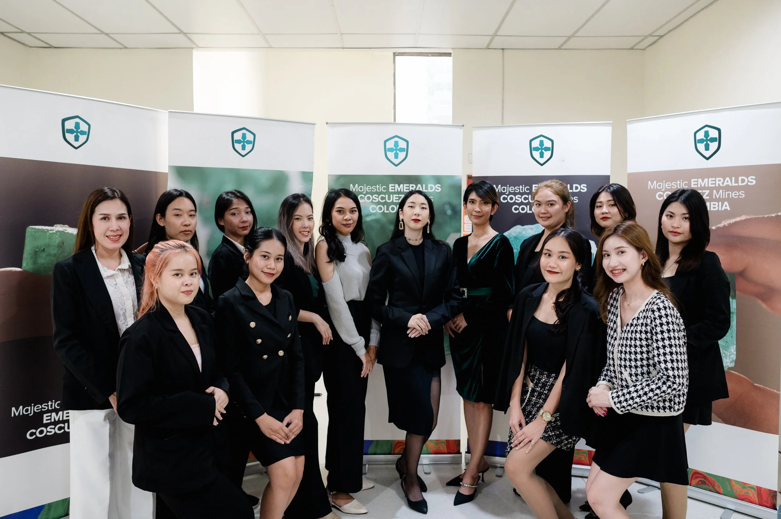 event hostess recruitment bangkok tokyo luxury exhibition staff hokomo (2)B.jpg