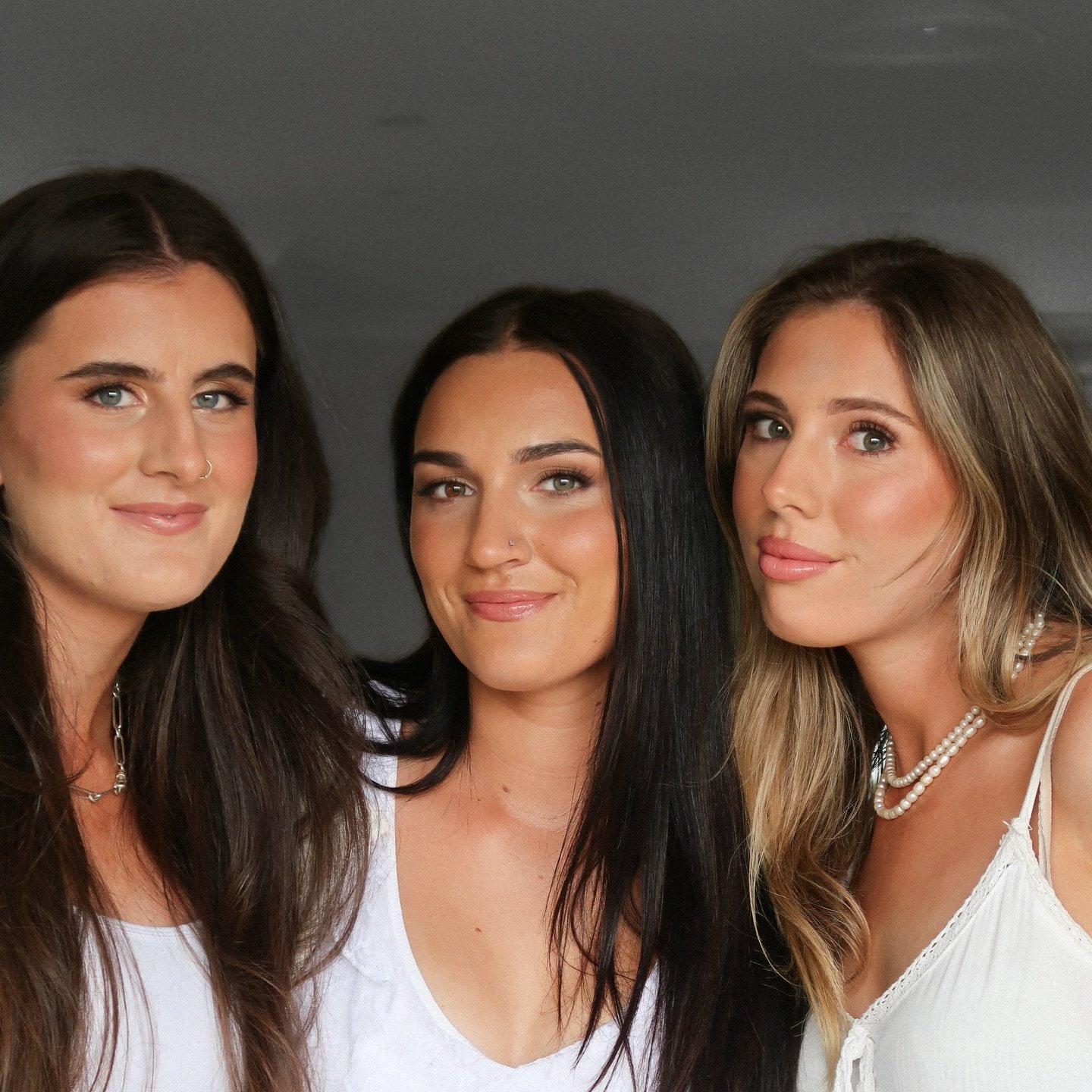 So much fun glamming these gorgeous girls for a @27dressesrental launch shoot 💝 So excited for you! @jessicayockneyy