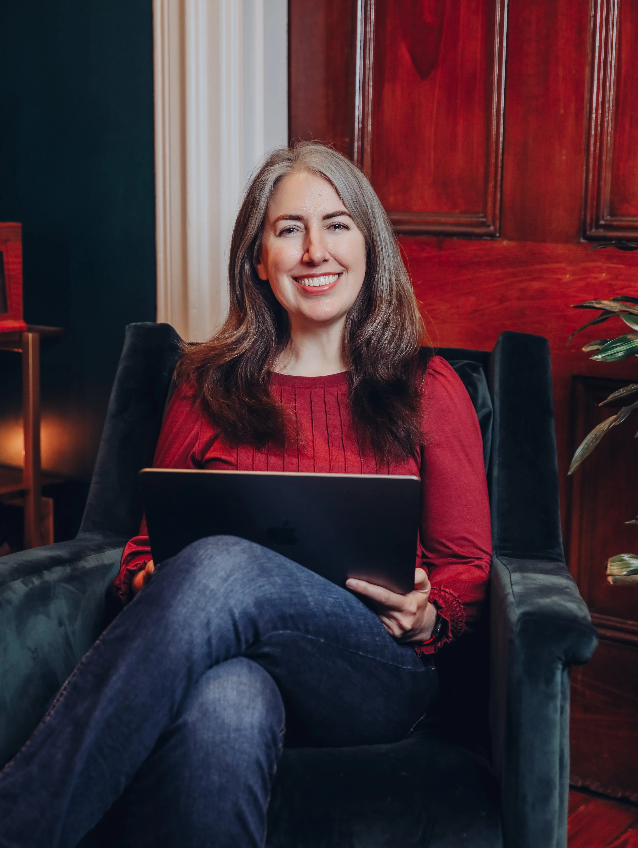 Kathleen Robbins is a postpartum doula who offers tips to new grandparents on welcoming a new baby.