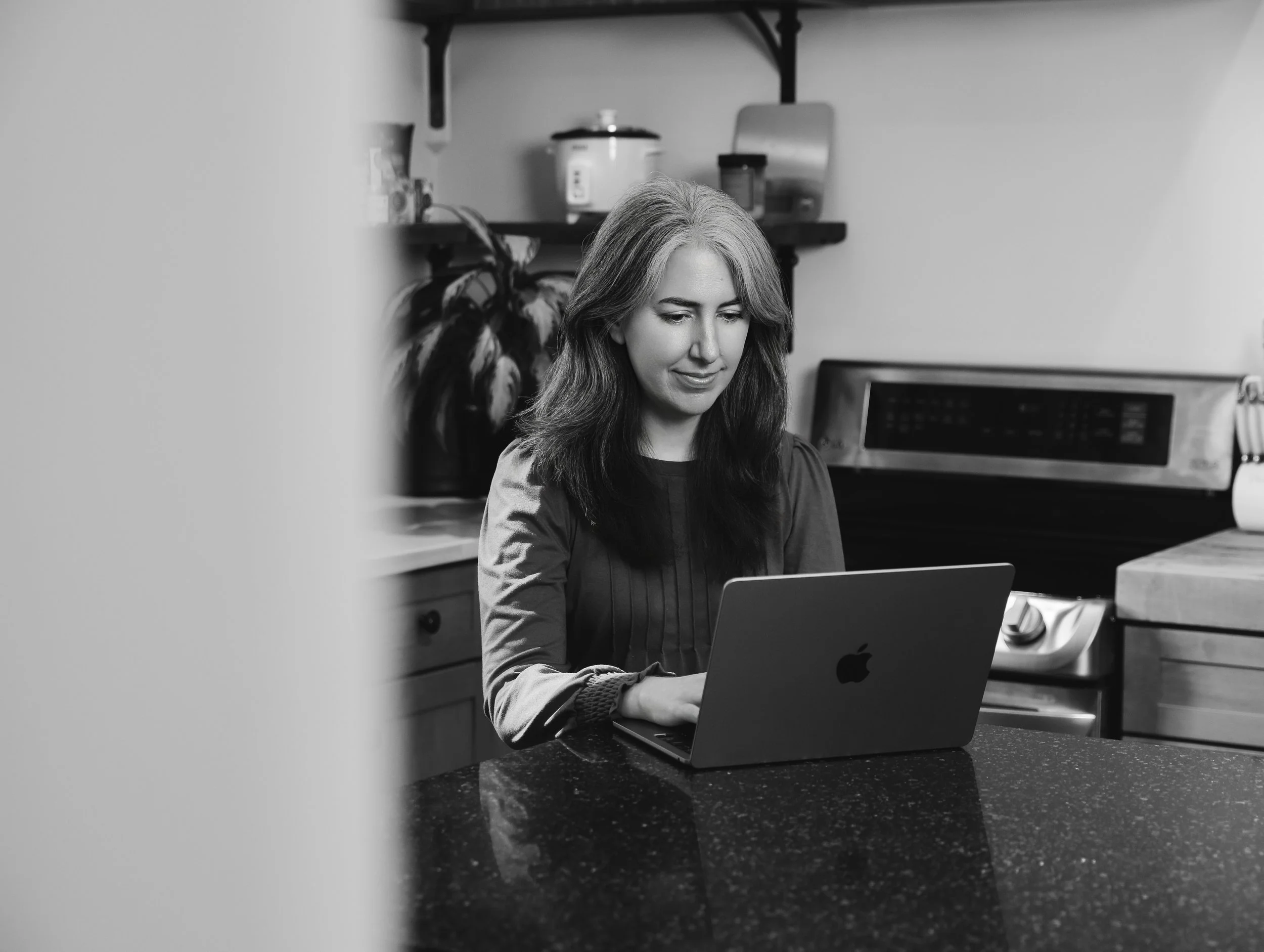 Kathleen Robbins, St. Louis doula, provides referrals for postpartum depression, postpartum anxiety, and postpartum OCD.