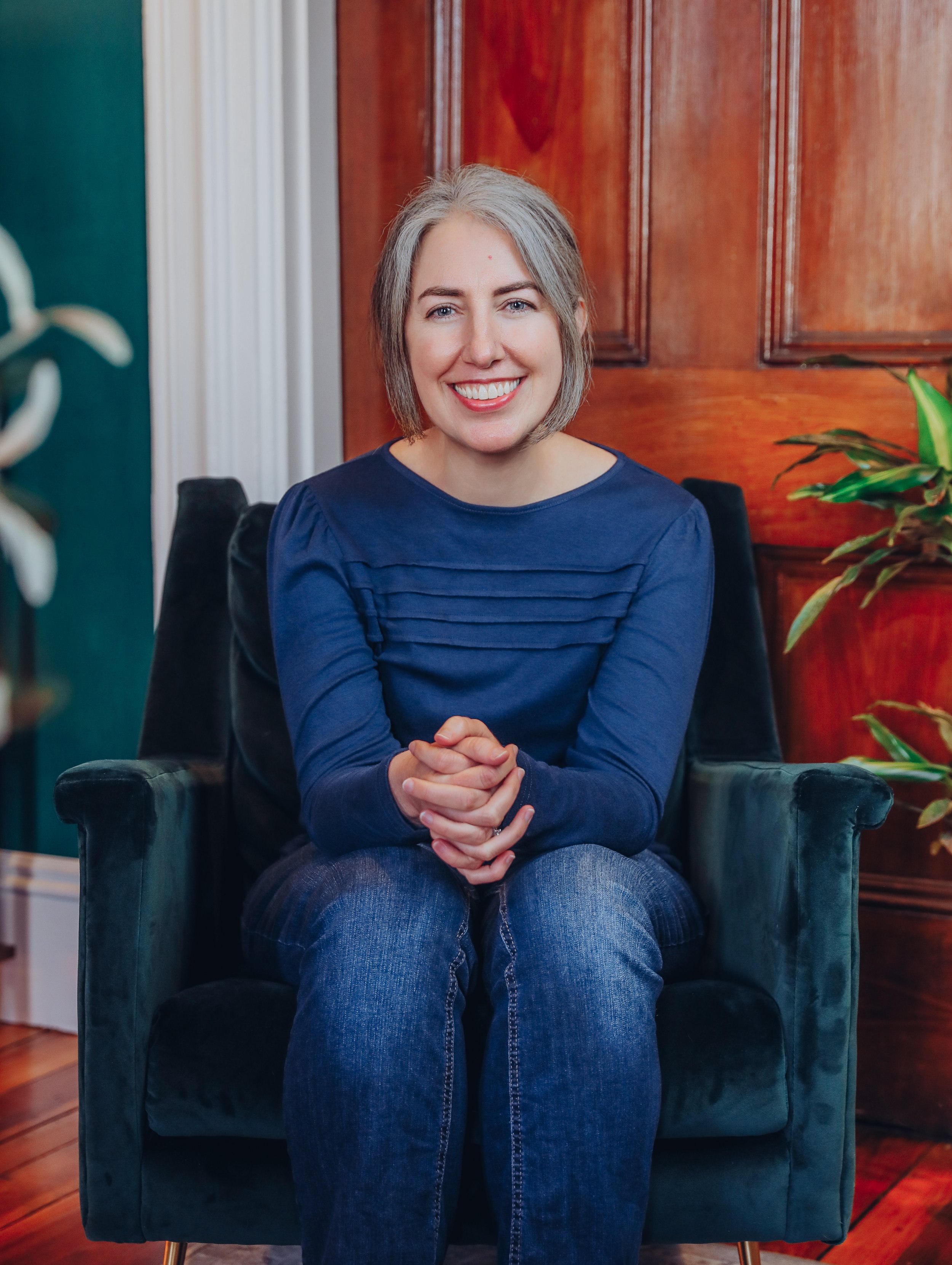 Kathleen Robbins offers postpartum support for new parents in St. Louis, Missouri.