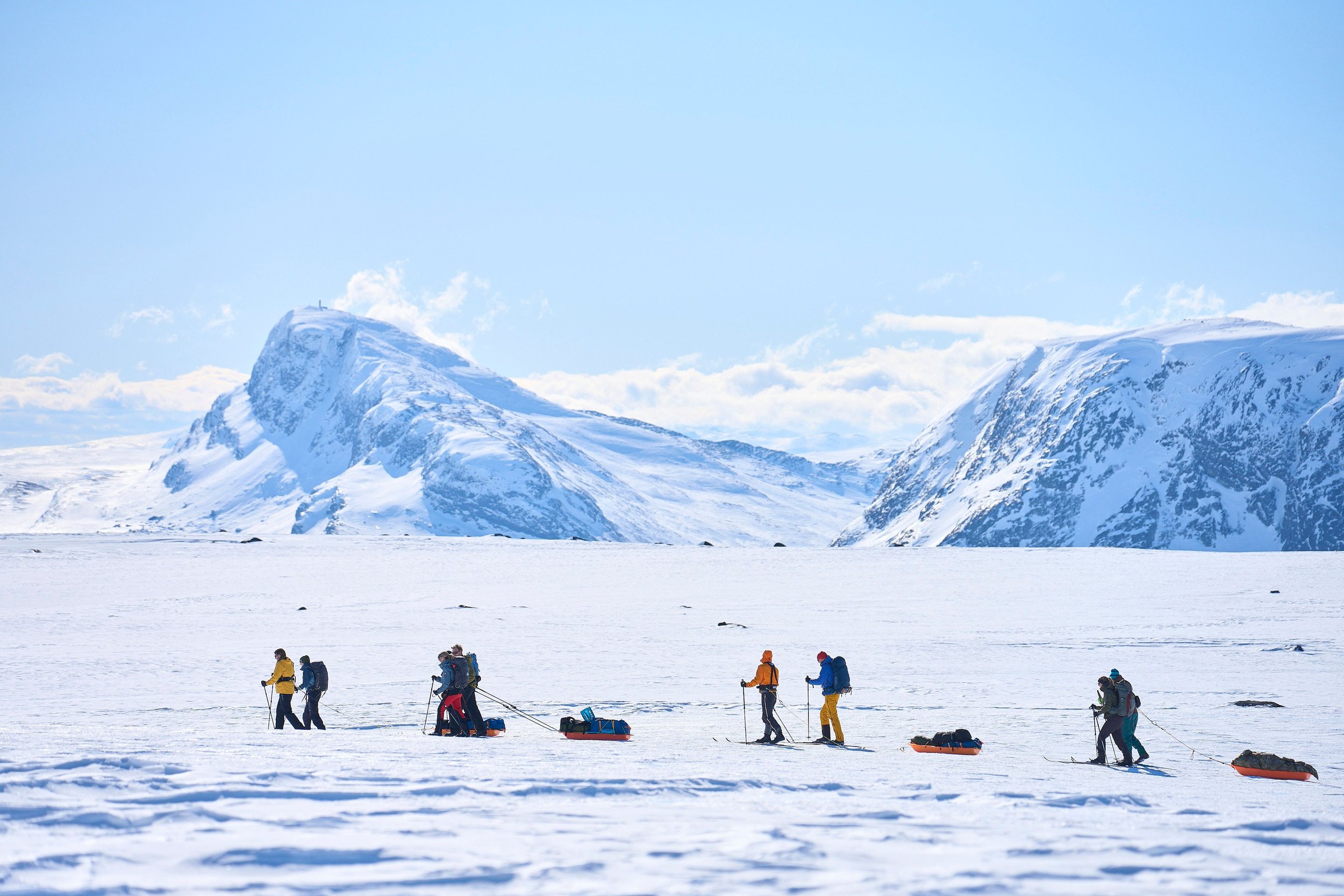 Skiferie i Jotunheimen, Norge – oplev langrend i storslået højfjeldsnatur med vores skræddersyede rejser. Book din vinterrejse til Norge og udforsk Jotunheimens snedækkede landskaber med unikke skioplevelser.