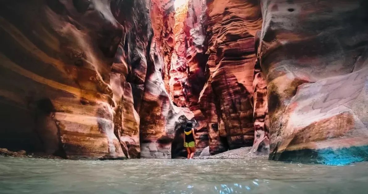 Marathon i Petra, Jordan – løb gennem spektakulære ørkenlandskaber og historiske omgivelser i verdensklasse. Deltag i en unik løberejse med eventyr, udfordringer og uforglemmelige oplevelser i Jordan.