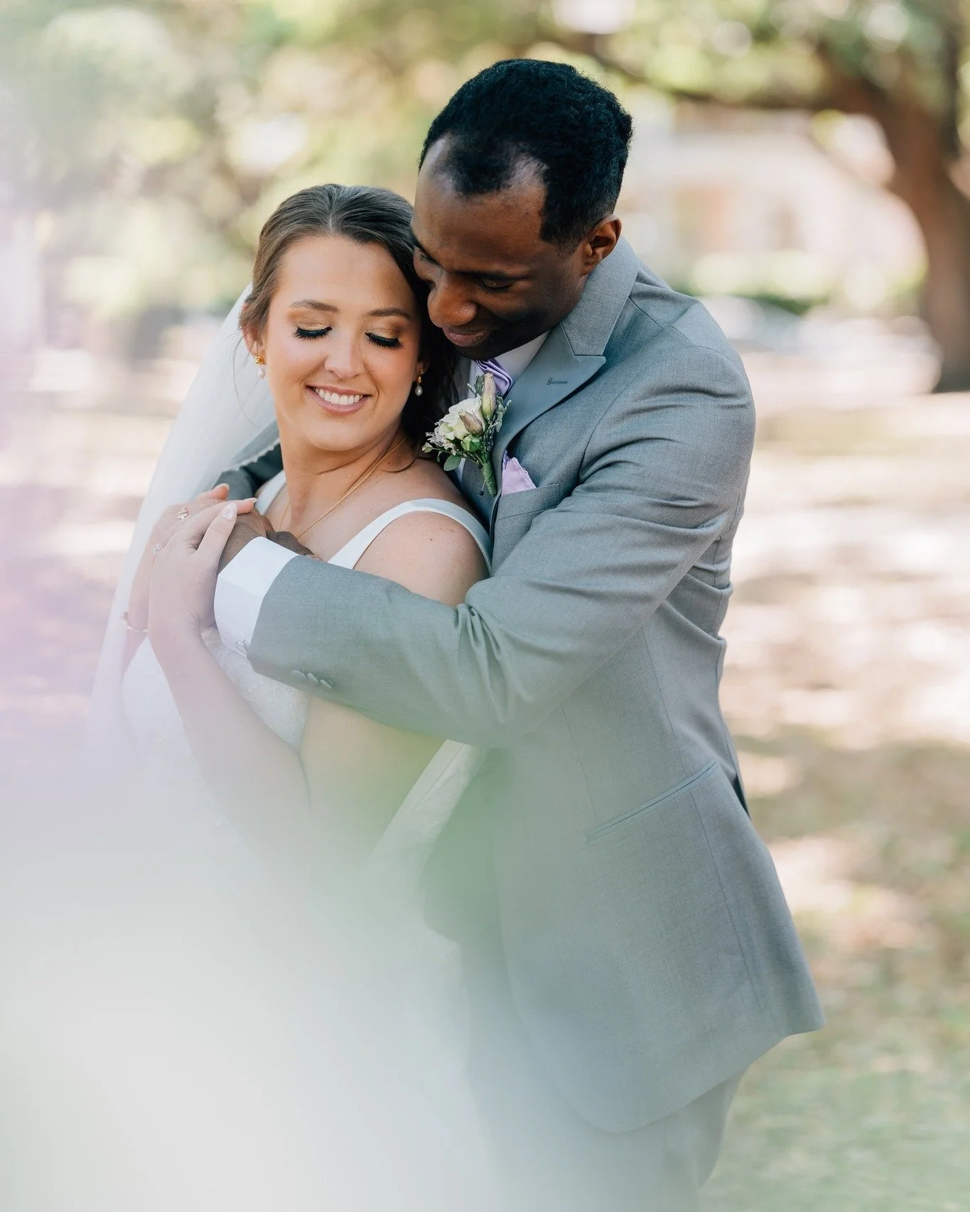 I am such a sucker for a veil shot and I'm not even ashamed. Feels like a weird mosquito net with a camera in your face... looks like heaven. 🤍

#juneaualaskaelopementphotographer #juneauelopementphotographer #juneaualaskaelopement #alaskaelopement 