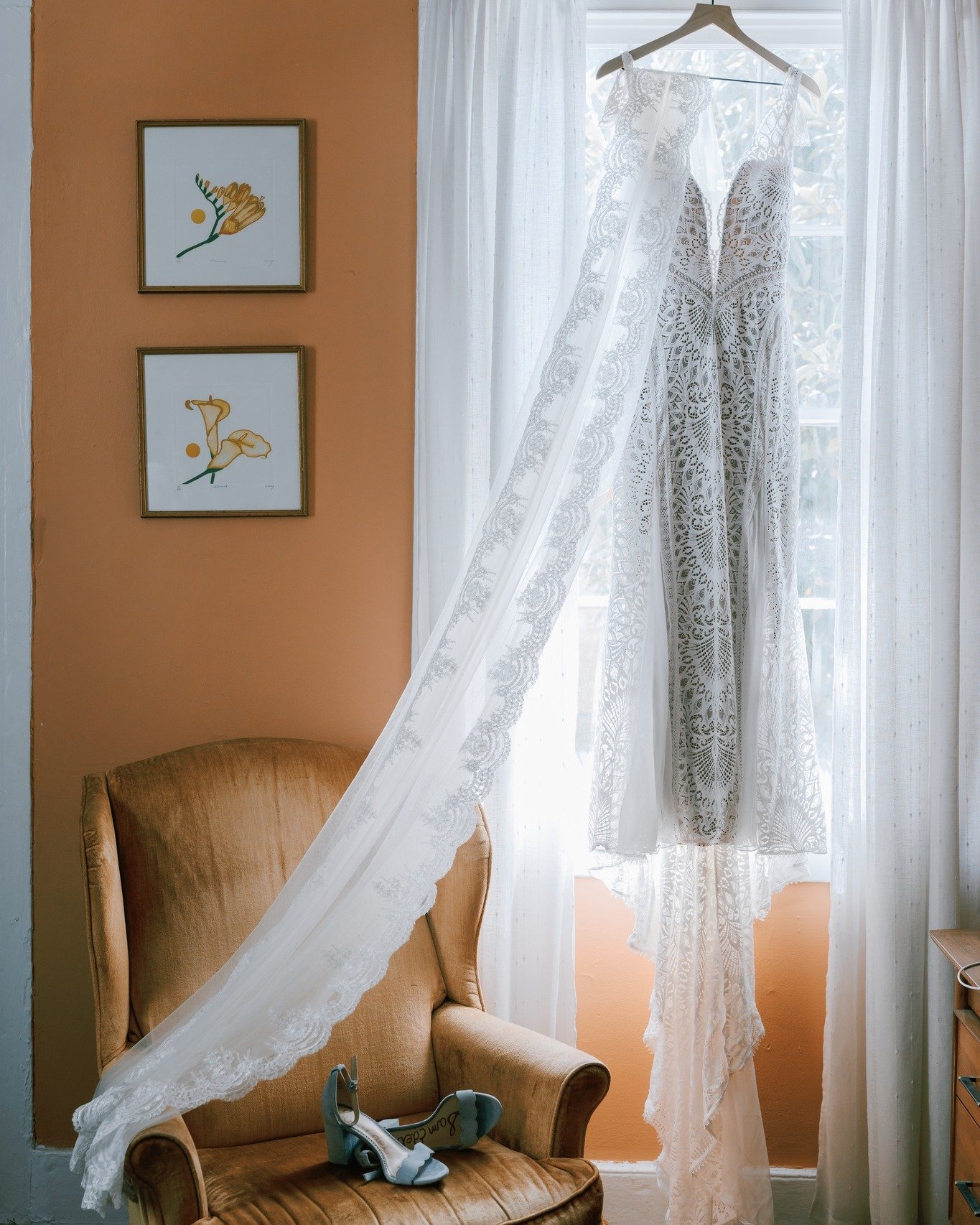 From start to finish, Melacy + Sunny's day was done their way which meant 1000 paper cranes, a timeline that breatheeeeddd and GOATS. Consider this your permission to make your day everything you want, even if that's not what everyone else is doing. 