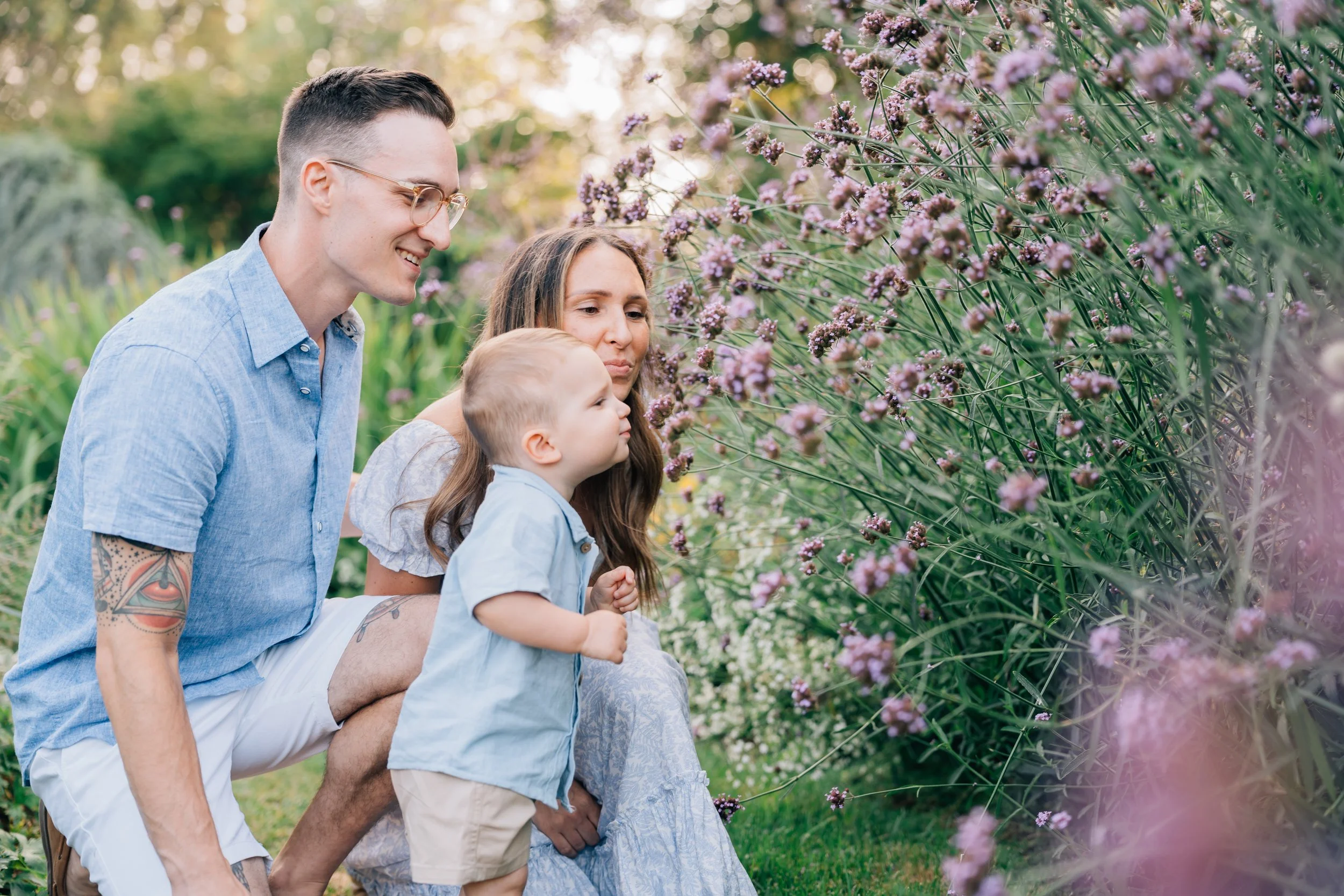 Juneau Alaska photographer captures family in a garden
