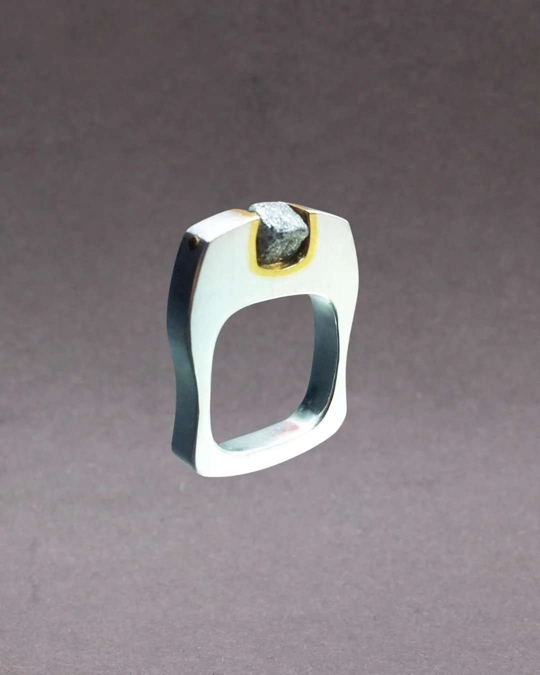 Ring silver, guld, oslipad diamant
*pris på förfrågan
