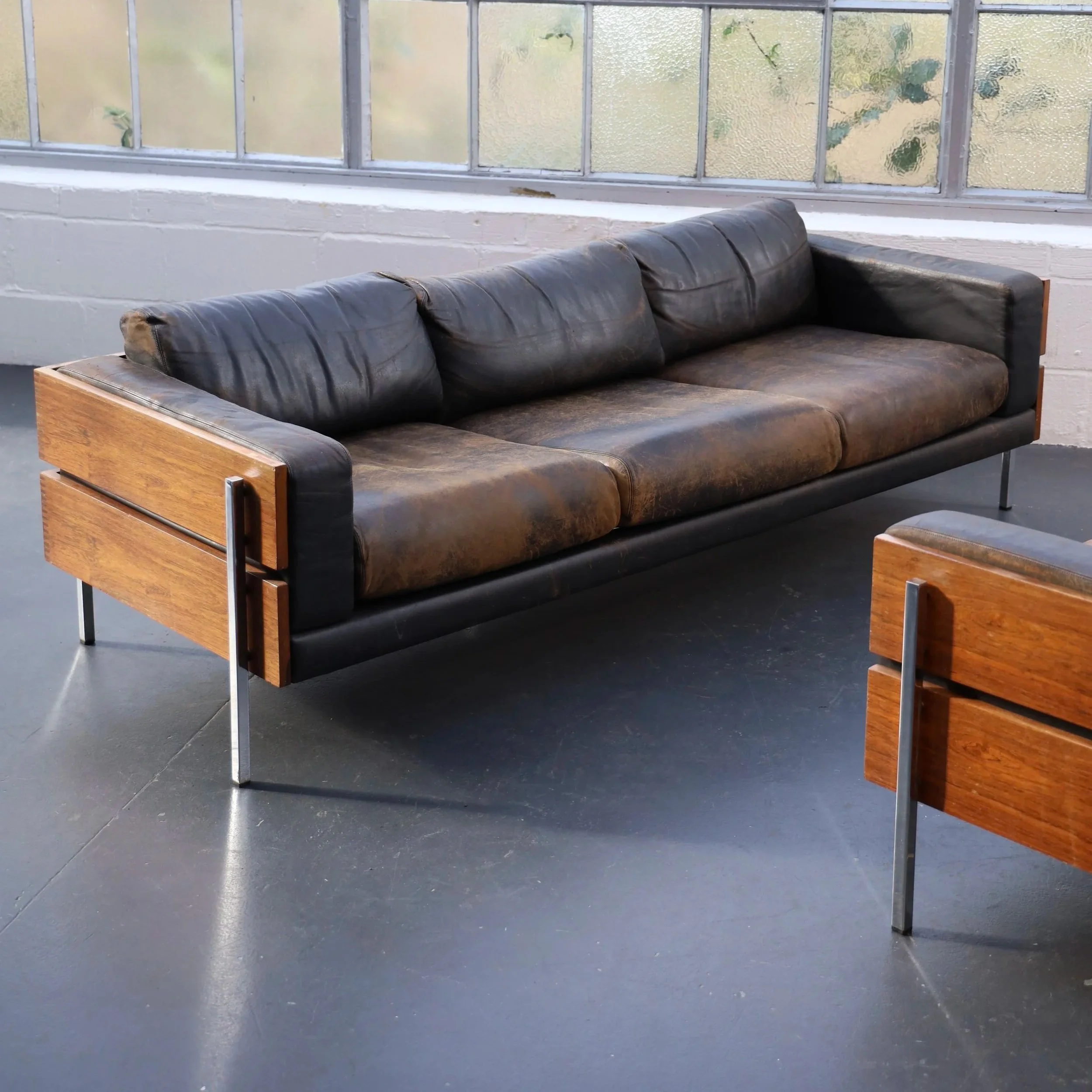 2 Robin Day Forum Sofas for Hille, 1964