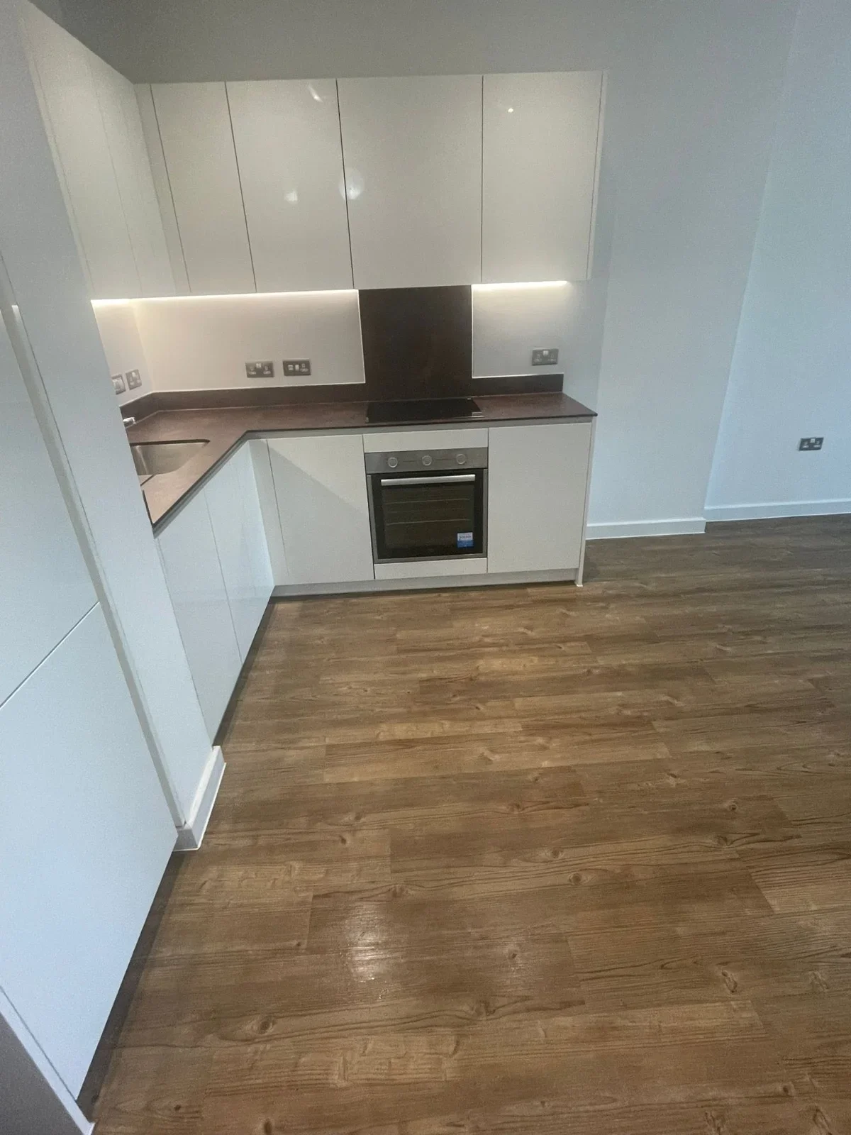 Decoration and Deep Clean of Vacant Unit