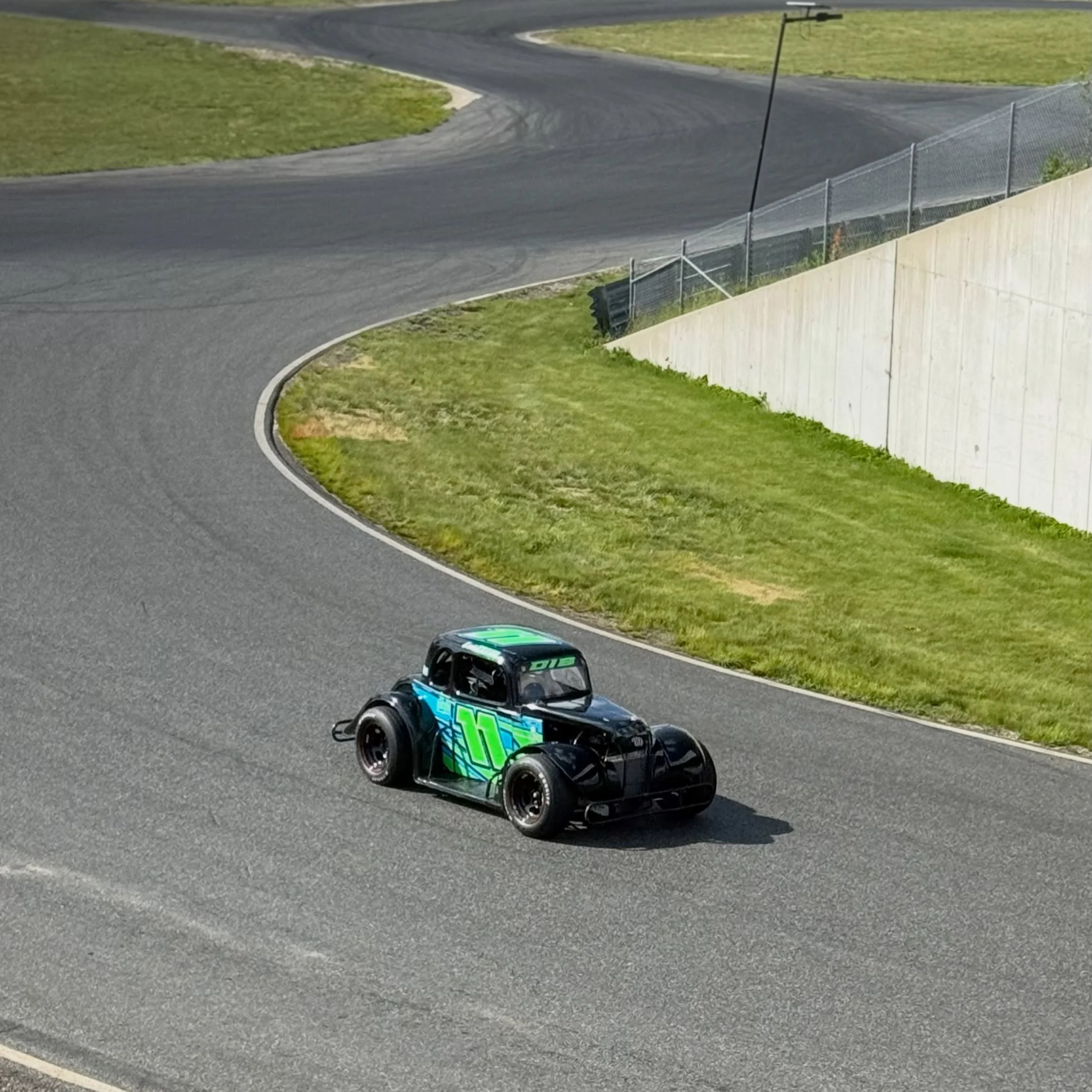 It was a legend kinda day 😎 Luka had a great time getting some seat time in, full of left and right turns at Thompson Motor Speedway! Special thanks to DDM for another great setup on the legend