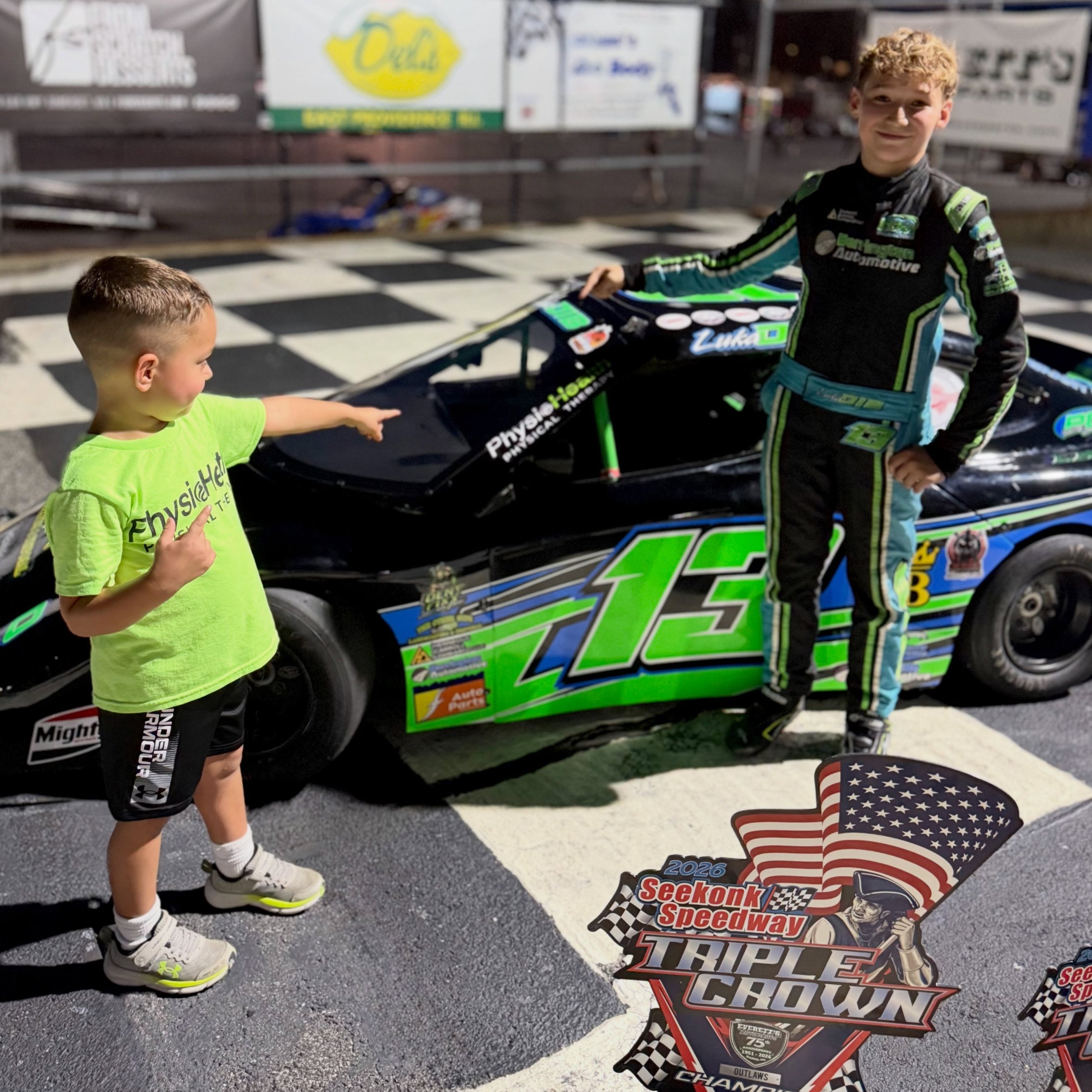 🏁 Now THAT&rsquo;S how you show off a sponsor! 👆🏼😎

Huge thank you to PhysioHealth Physical Therapy for joining us for an action-packed night at the track! It was great getting to meet Dr. Gomes, his family, and the PhysioHealth clinic team. (And
