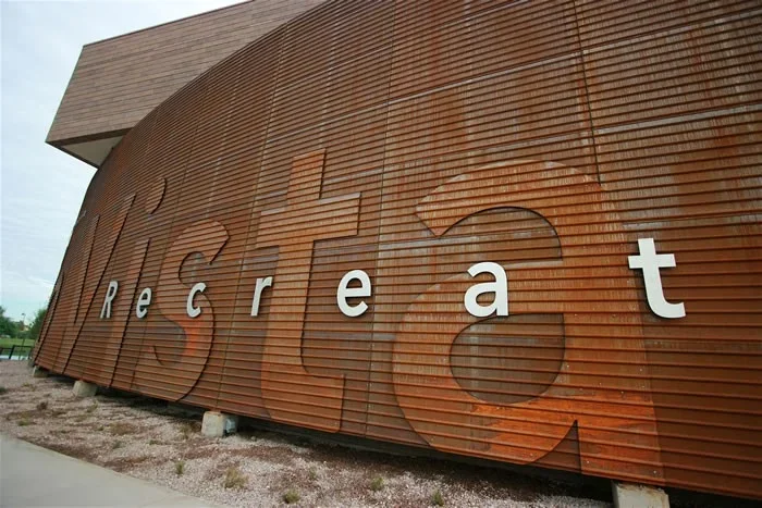 airpark-signs-rio-vista-recreational-center-5.webp