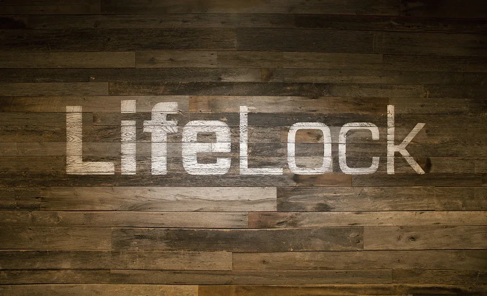 airpark-signs-lifelock-1.webp