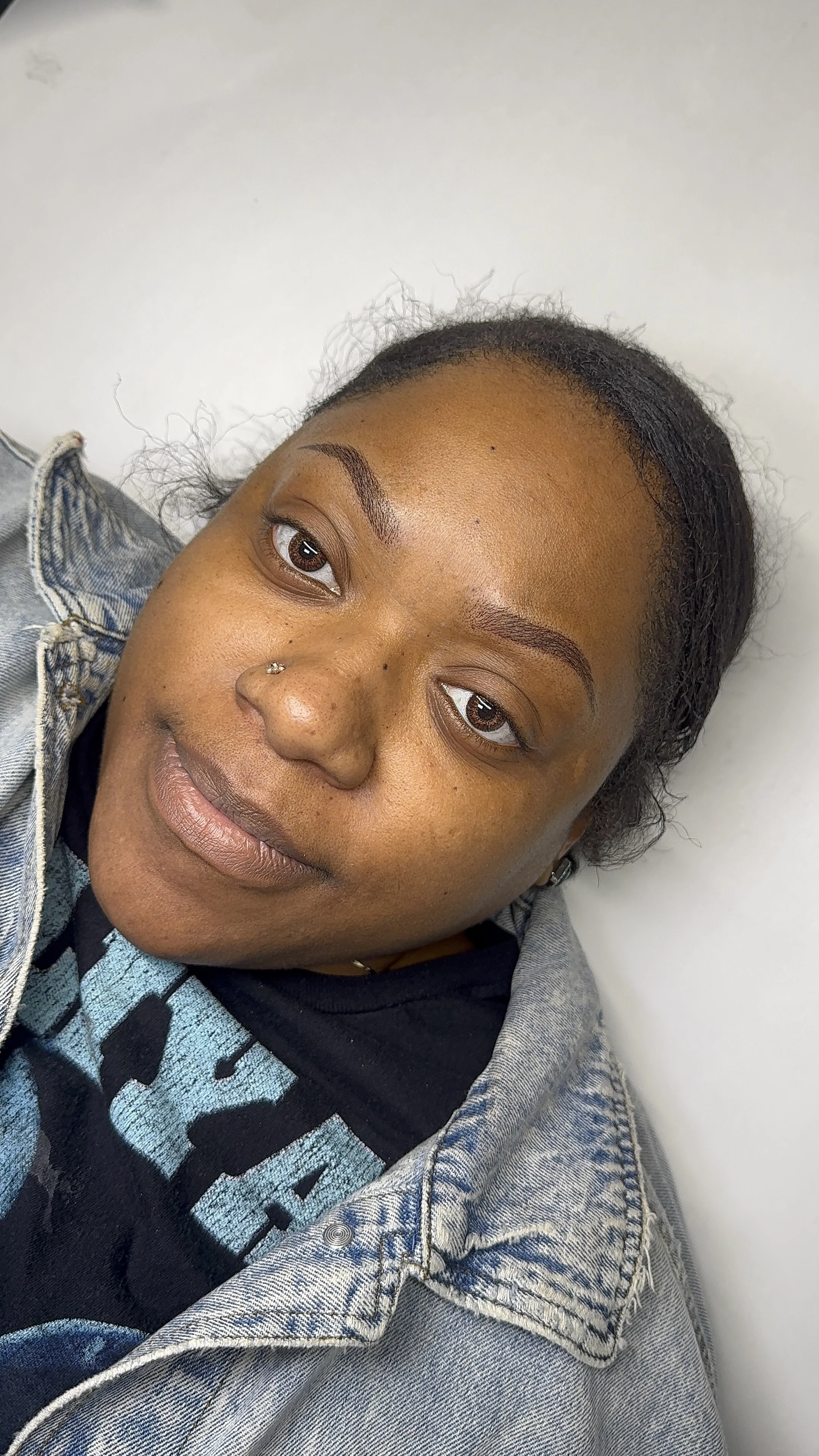 Picture of a lady with Ombre Brows / Mircoshading